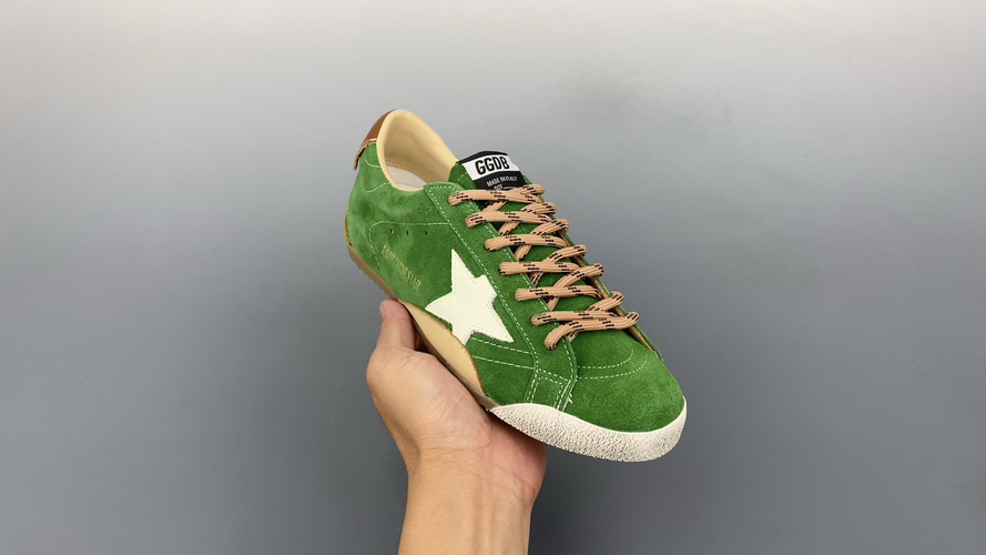 Golden Goose True Star Green Suede Sneakers - Limited Edition, Official Packaging 1 Golden Goose True Star Green Suede Sneakers - Limited Edition, Official Packaging