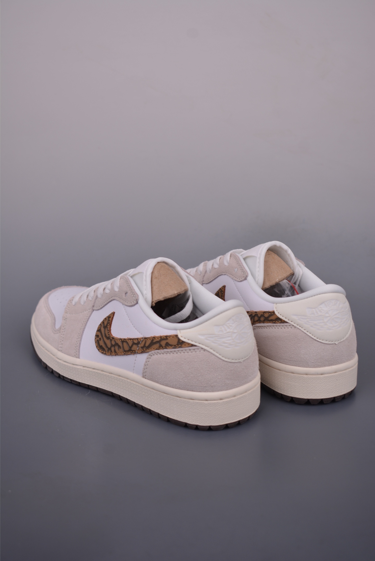 Air Jordan 1 Low 白棕高尔夫 AJ1乔1低帮休闲板鞋 DD9315-116-莆田鞋,莆田鞋货源,高仿鞋,高仿鞋货源,安福档口,莆田高仿鞋,莆田鞋批发,高仿鞋批发,莆田高仿运动鞋,高仿运动鞋,莆田运动鞋 Air Jordan 1 Low 白棕高尔夫 AJ1乔1低帮休闲板鞋 DD9315-116