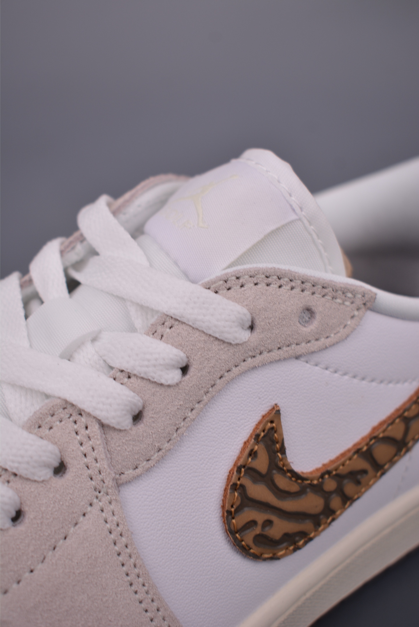 Air Jordan 1 Low 白棕高尔夫 AJ1乔1低帮休闲板鞋 DD9315-116-莆田鞋,莆田鞋货源,高仿鞋,高仿鞋货源,安福档口,莆田高仿鞋,莆田鞋批发,高仿鞋批发,莆田高仿运动鞋,高仿运动鞋,莆田运动鞋 Air Jordan 1 Low 白棕高尔夫 AJ1乔1低帮休闲板鞋 DD9315-116