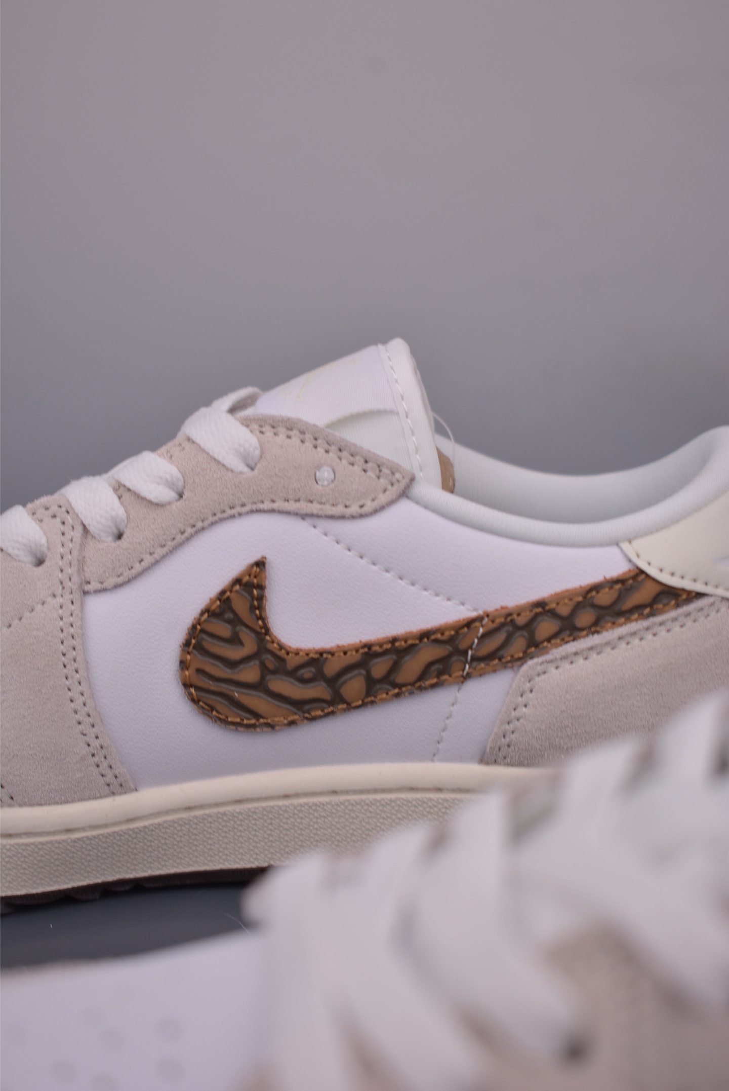 Air Jordan 1 Low 白棕高尔夫 AJ1乔1低帮休闲板鞋 DD9315-116-莆田鞋,莆田鞋货源,高仿鞋,高仿鞋货源,安福档口,莆田高仿鞋,莆田鞋批发,高仿鞋批发,莆田高仿运动鞋,高仿运动鞋,莆田运动鞋 Air Jordan 1 Low 白棕高尔夫 AJ1乔1低帮休闲板鞋 DD9315-116