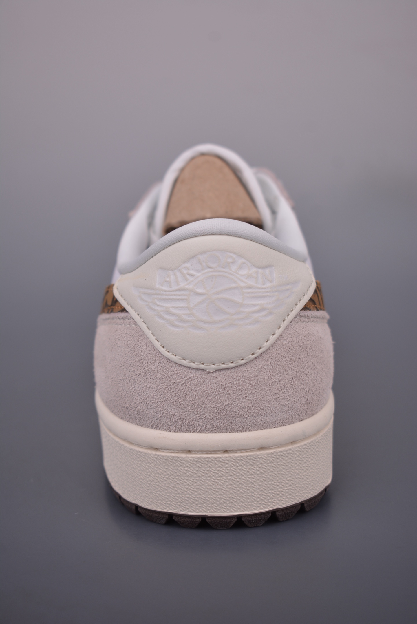 Air Jordan 1 Low 白棕高尔夫 AJ1乔1低帮休闲板鞋 DD9315-116-莆田鞋,莆田鞋货源,高仿鞋,高仿鞋货源,安福档口,莆田高仿鞋,莆田鞋批发,高仿鞋批发,莆田高仿运动鞋,高仿运动鞋,莆田运动鞋 Air Jordan 1 Low 白棕高尔夫 AJ1乔1低帮休闲板鞋 DD9315-116