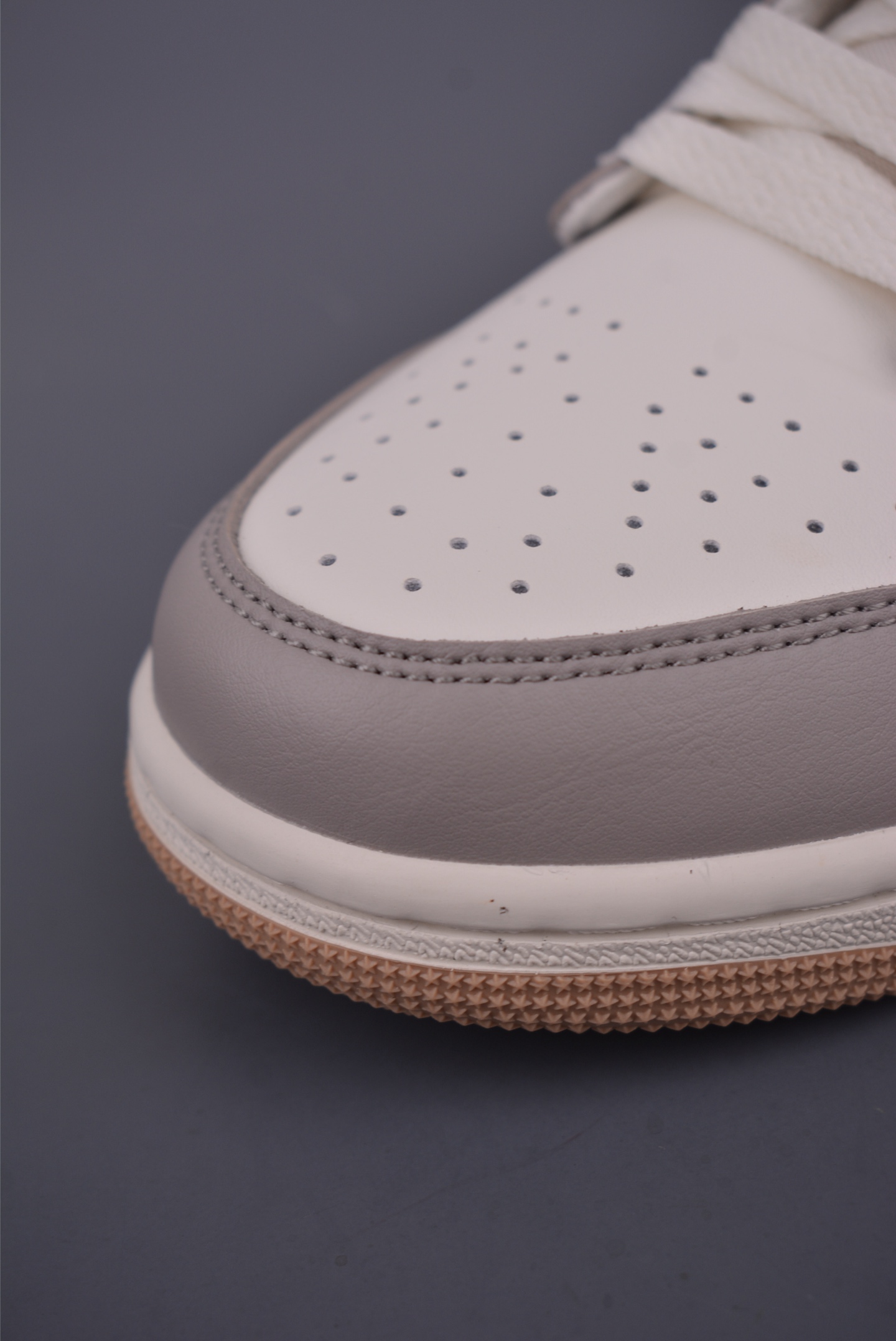 Air Jordan 1 Low 米灰 AJ1乔1低帮休闲板鞋 553558-169-莆田鞋,莆田鞋货源,高仿鞋,高仿鞋货源,安福档口,莆田高仿鞋,莆田鞋批发,高仿鞋批发,莆田高仿运动鞋,高仿运动鞋,莆田运动鞋 Air Jordan 1 Low 米灰 AJ1乔1低帮休闲板鞋 553558-169