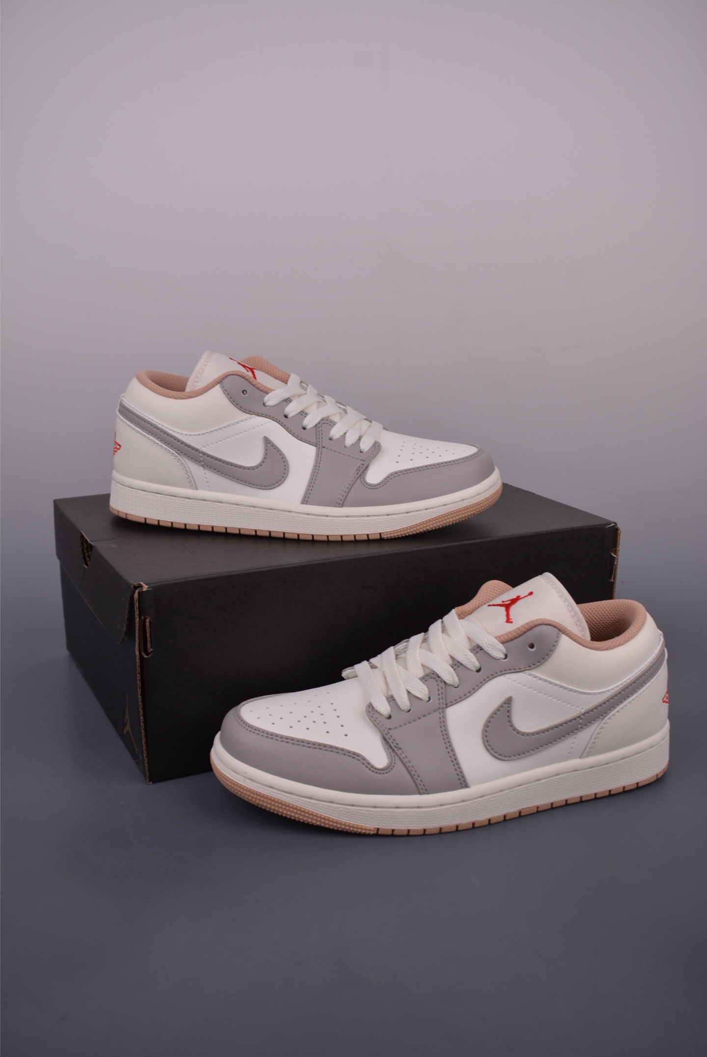 Air Jordan 1 Low 米灰 AJ1乔1低帮休闲板鞋 553558-169-莆田鞋,莆田鞋货源,高仿鞋,高仿鞋货源,安福档口,莆田高仿鞋,莆田鞋批发,高仿鞋批发,莆田高仿运动鞋,高仿运动鞋,莆田运动鞋 Air Jordan 1 Low 米灰 AJ1乔1低帮休闲板鞋 553558-169