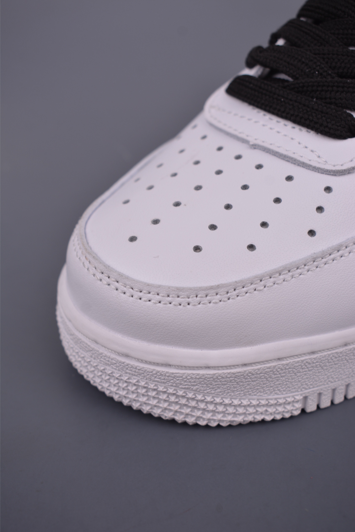Nike Air Force 1 Low 'Daisy' Custom White Fashion Sneaker For Men and Women 6 i1750369911449 1283 0 5