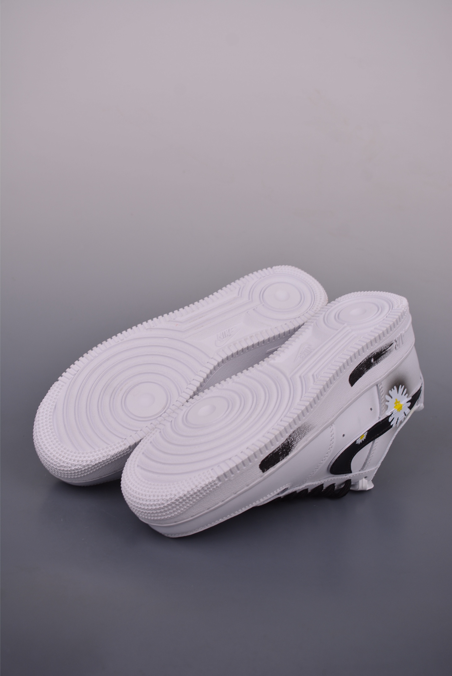 Nike Air Force 1 Low 'Daisy' Custom White Fashion Sneaker For Men and Women 3 i1750369912562 367 0 2