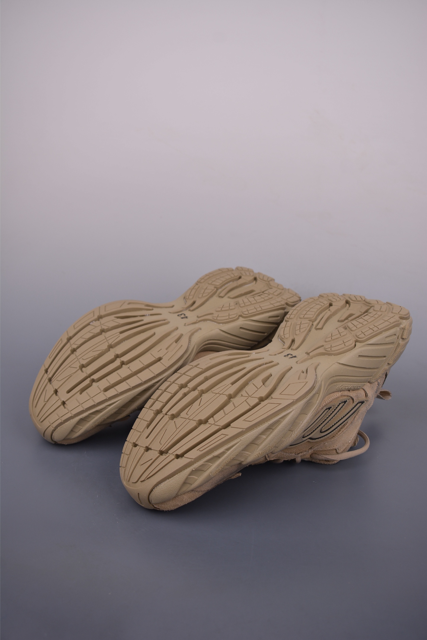 Balenciaga 16th Generation Beige Sneakers - Superior Quality & Comfort 4 i1750370110627 5596 0 2