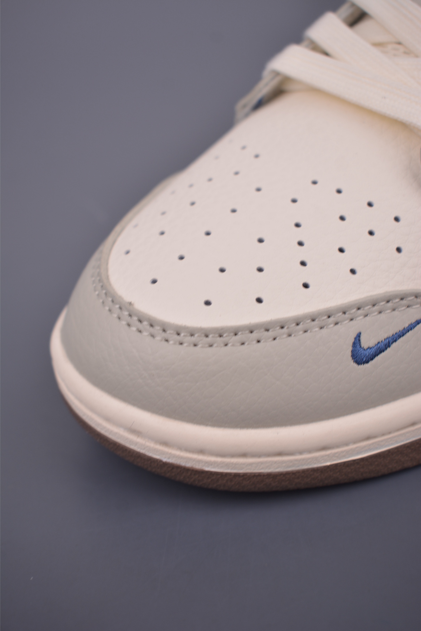 Nike SB Dunk Low Burberry Sneakers - Stylish Comfort and Iconic Design 7 i1750370180882 8483 0 5
