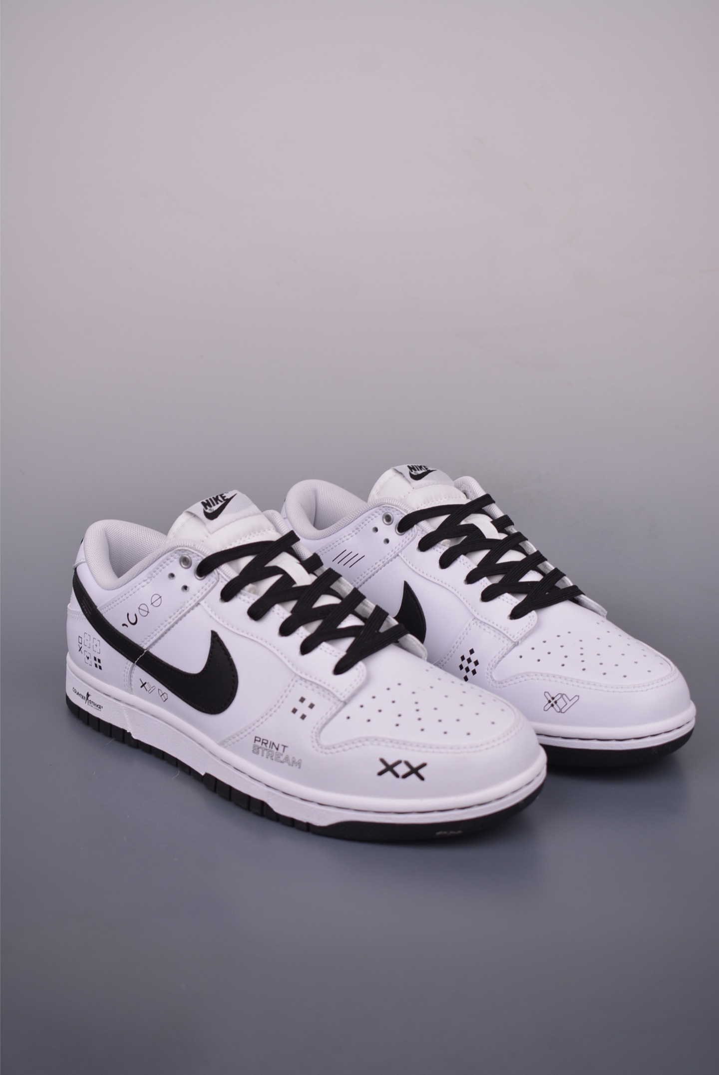 Nike SB Dunk Low 'Just Do It' White/Black Sneakers WC1220-001 2 i1750370264644 8880 0 0