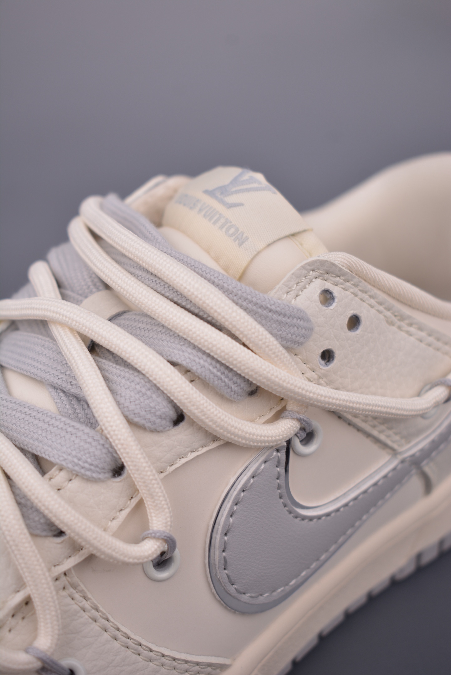 Nike SB Dunk Low x Louis Vuitton Collab Sneakers - Limited Edition Style 7 i1750370308587 3381 0 6