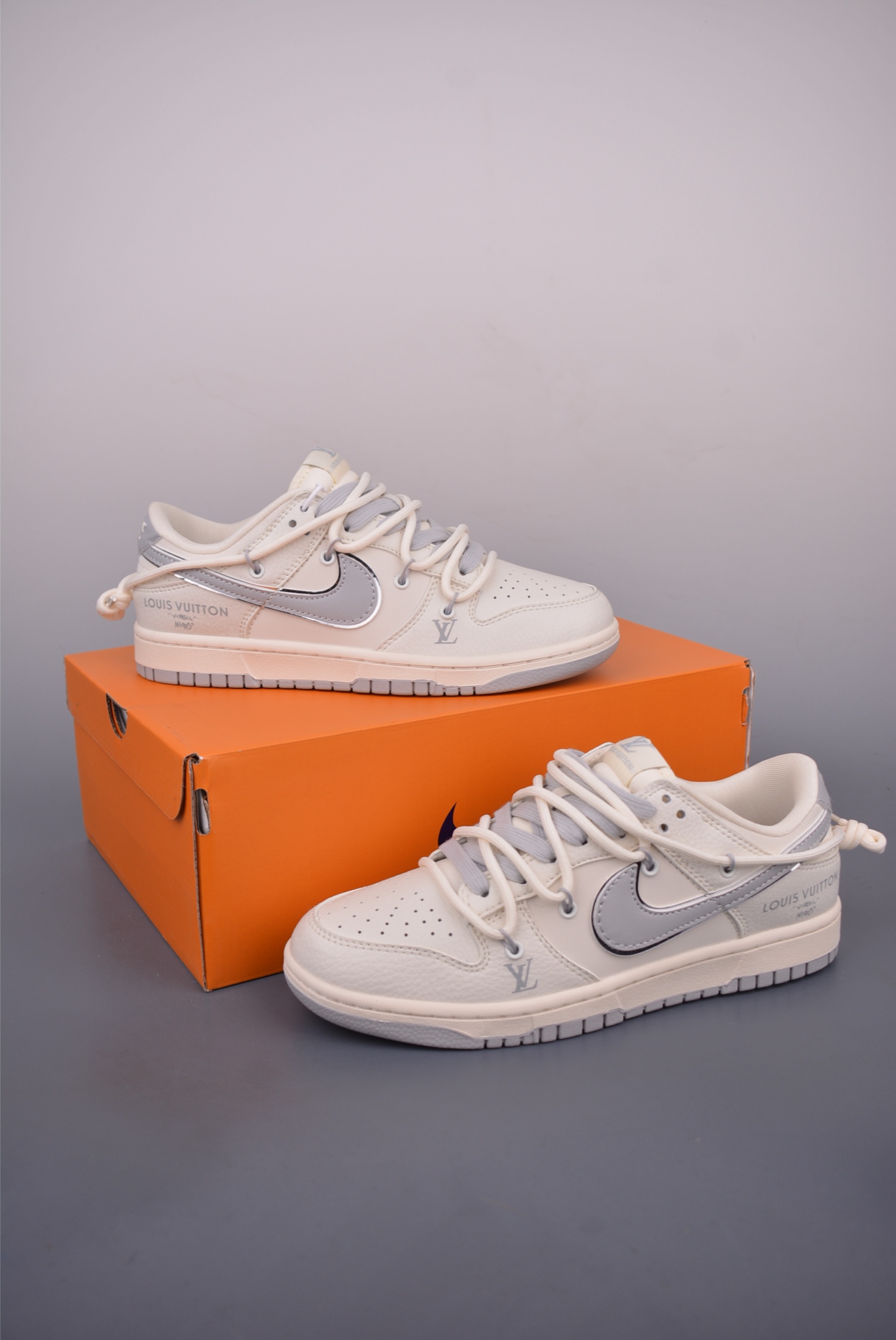 Nike SB Dunk Low x Louis Vuitton Collab Sneakers - Limited Edition Style 5 i1750370309708 2594 0 4