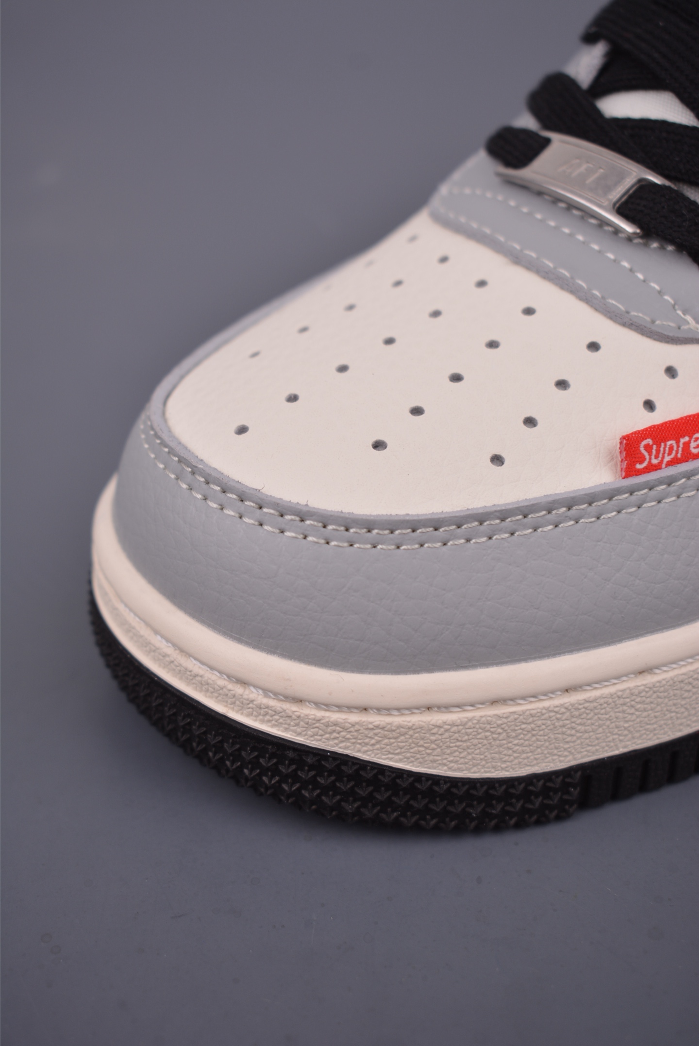 Nike Air Force 1 Low Supreme Collab Sneakers - Iconic Style, Premium Comfort 7 i1750451489017 7604 0 5