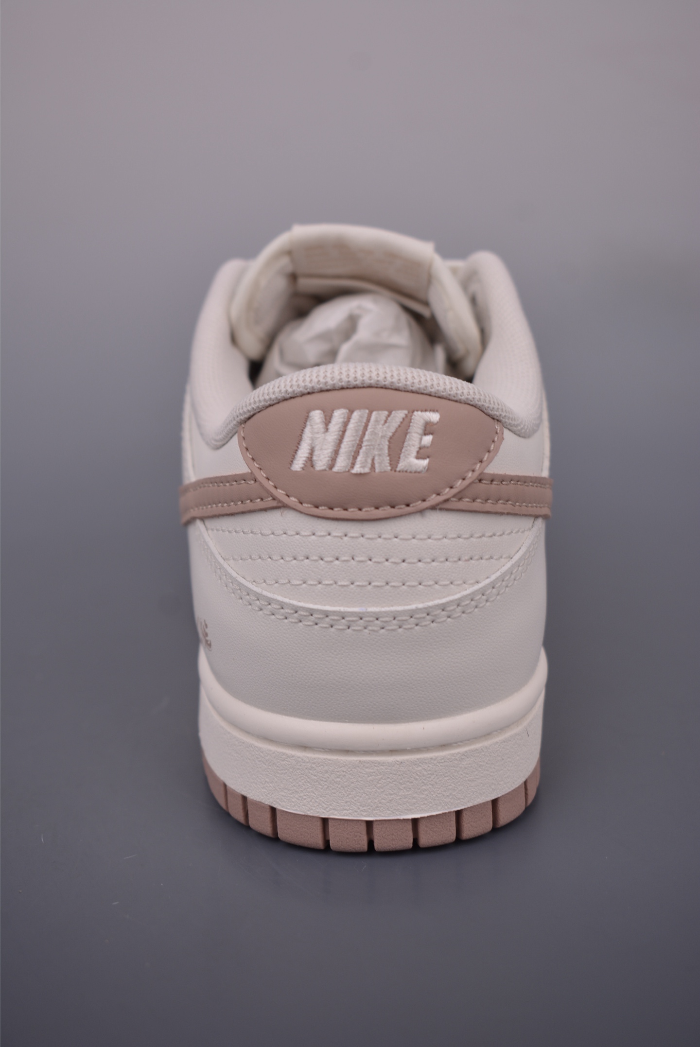 Nike SB Dunk Low 'Just Do It' Cream/Pink Leather Sneakers - Fashionable Shoes 5 i1750452308413 2459 0 3