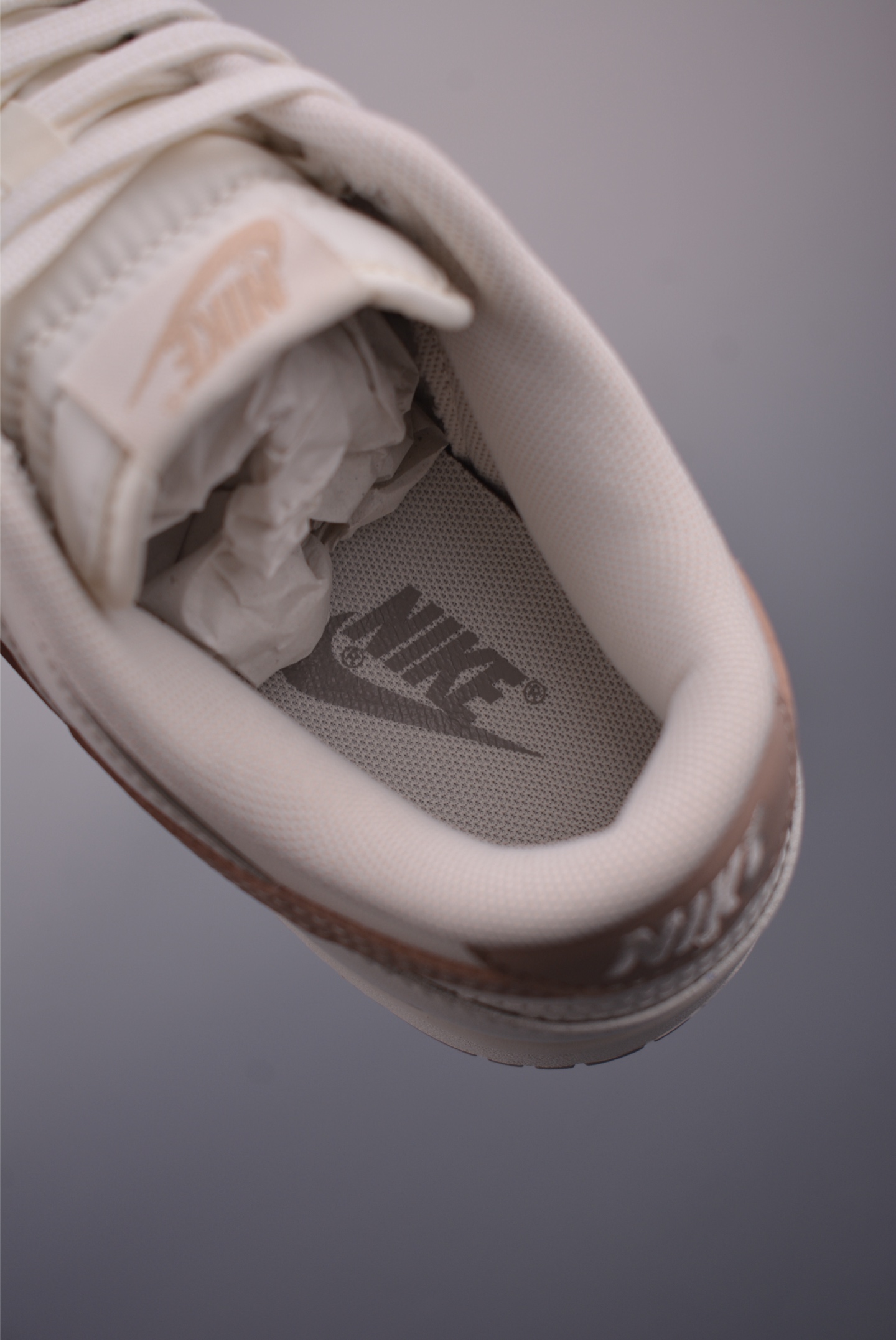 Nike SB Dunk Low 'Just Do It' Cream/Pink Leather Sneakers - Fashionable Shoes 10 i1750452309839 8898 0 8