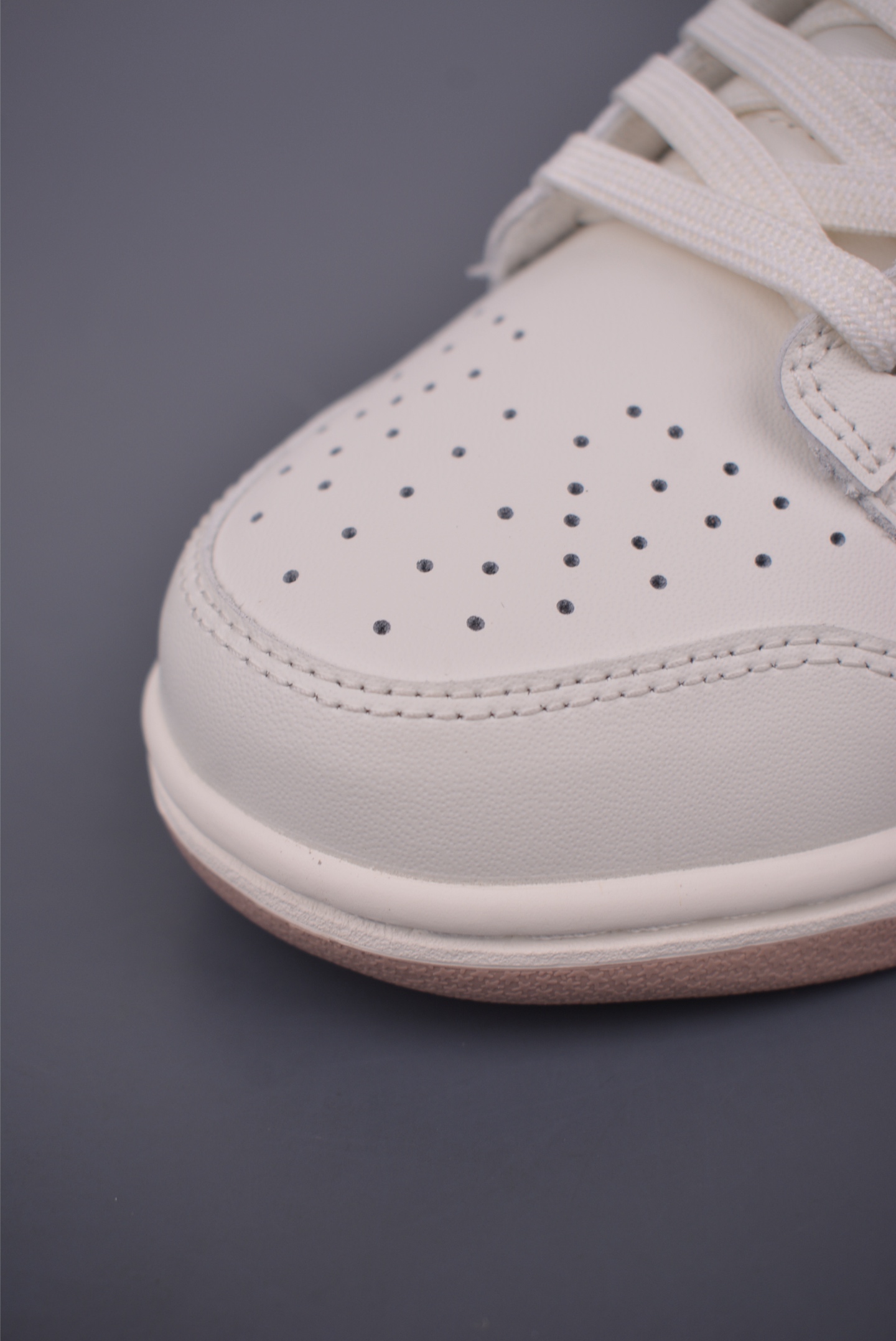 Nike SB Dunk Low 'Just Do It' Cream/Pink Leather Sneakers - Fashionable Shoes 7 i1750452309877 7797 0 5