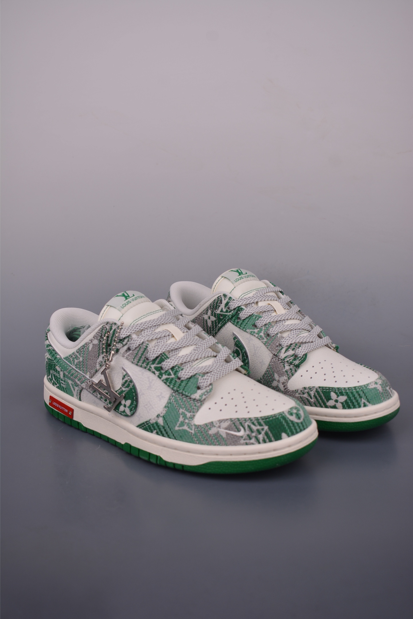 Nike SB Dunk Low Louis Vuitton Collaboration Premium Quality Sneakers 1 i1750452375344 452 0 0