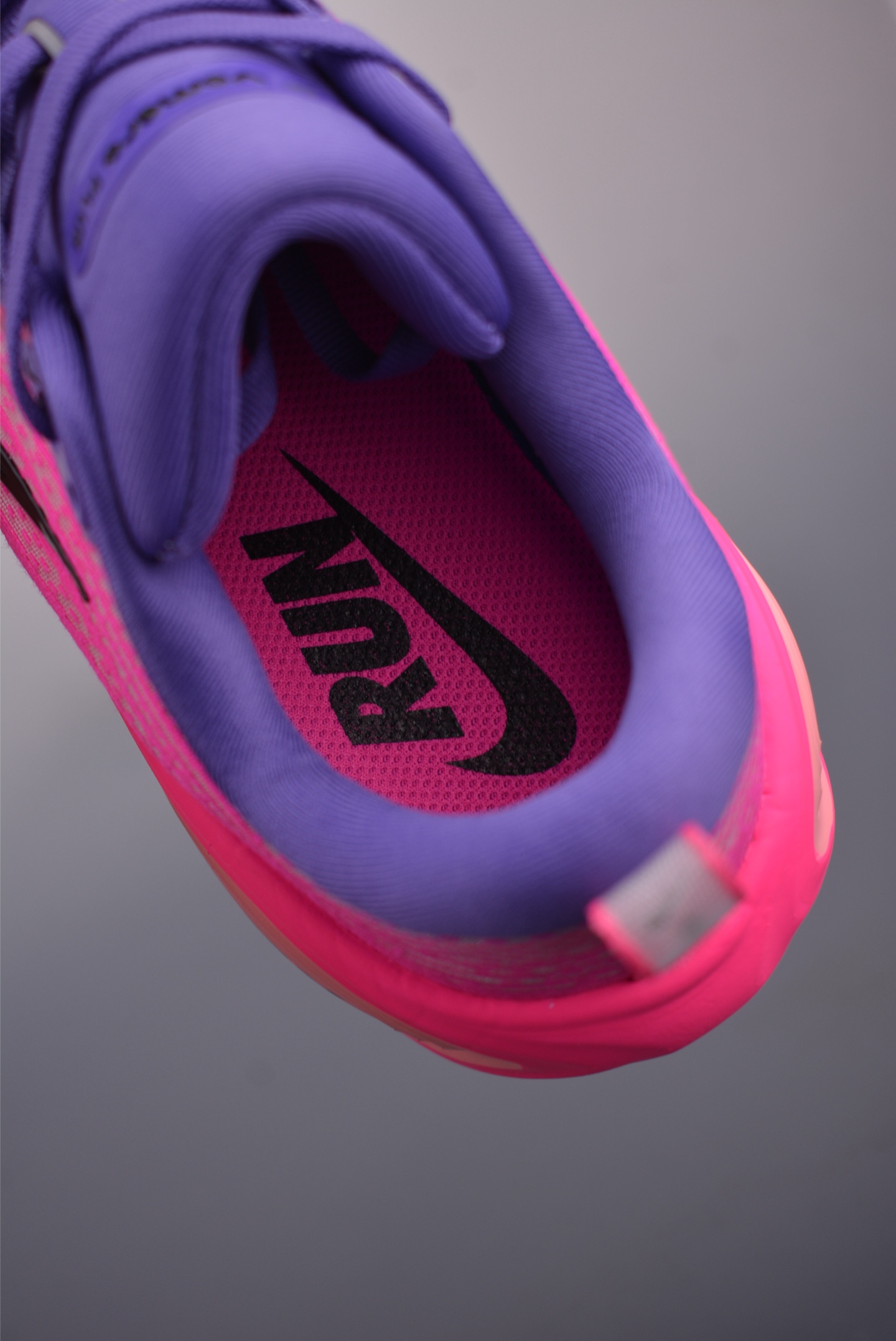 Nike Air Zoom Vomero Running Shoes - Enhanced Cushioning for Performance 9 i1750455993480 620 0 8