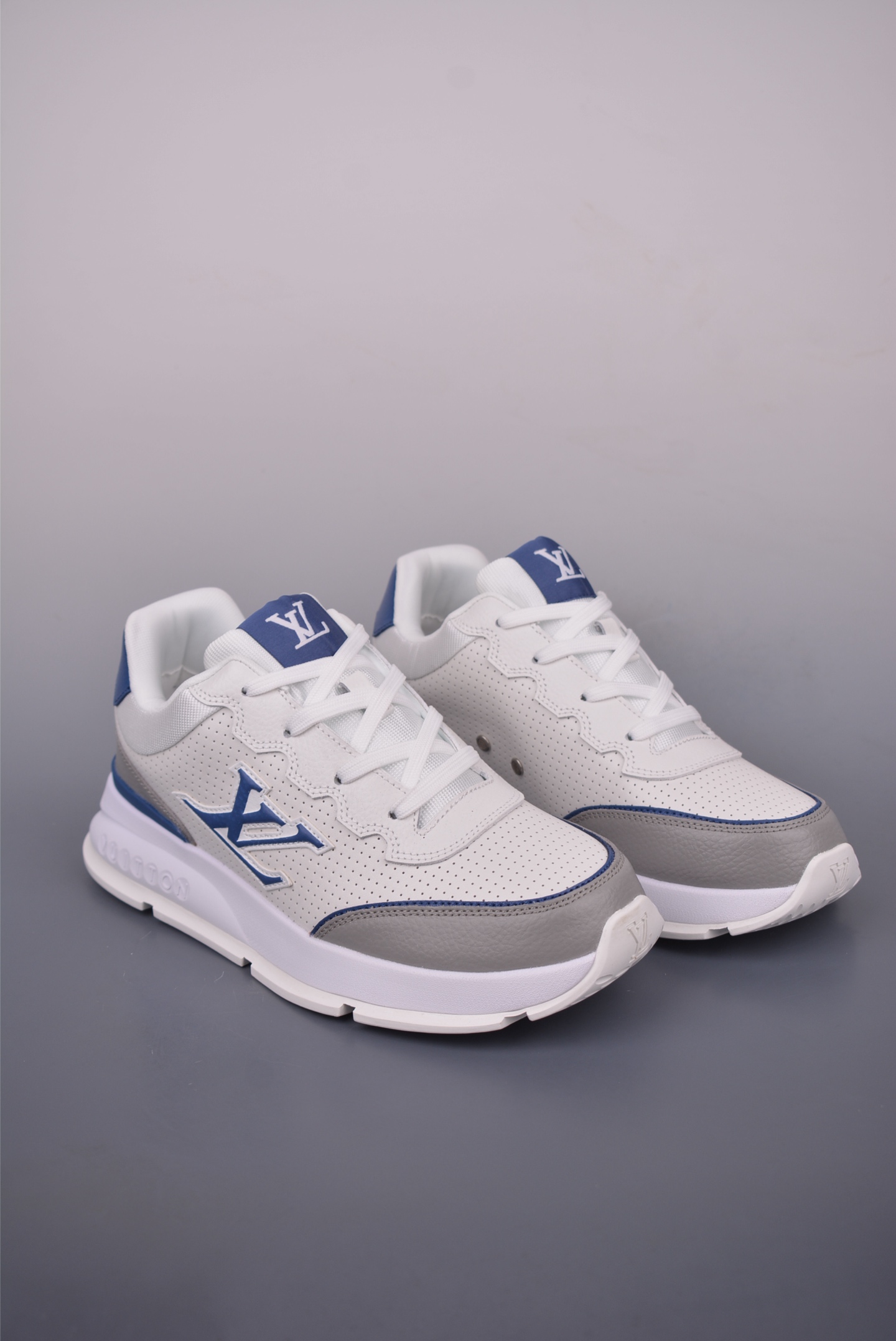 Louis Vuitton Trainer Sneaker Low White Leather Casual Shoes - Stylish & Comfy 2 i1750460392317 6858 0 0