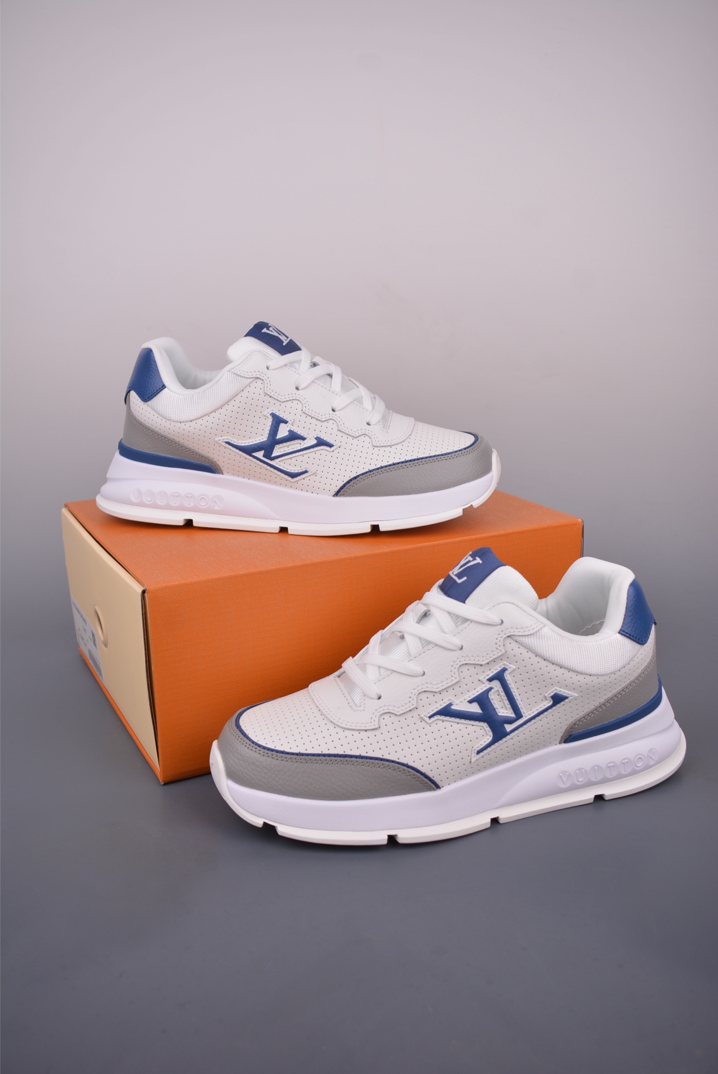 Louis Vuitton Trainer Sneaker Low White Leather Casual Shoes - Stylish & Comfy 6 i1750460392391 9387 0 4