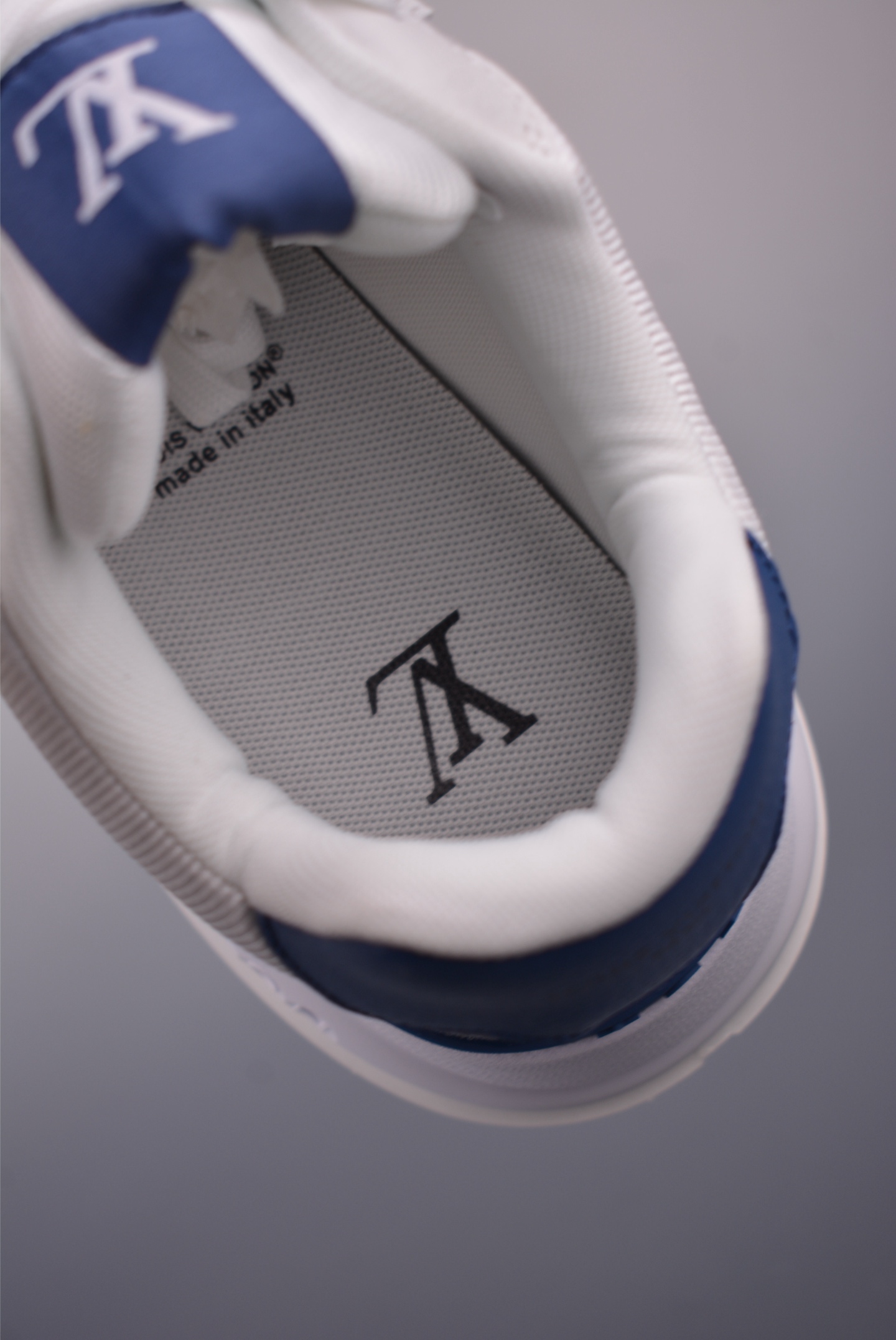 Louis Vuitton Trainer Sneaker Low White Leather Casual Shoes - Stylish & Comfy 10 i1750460392425 2968 0 8