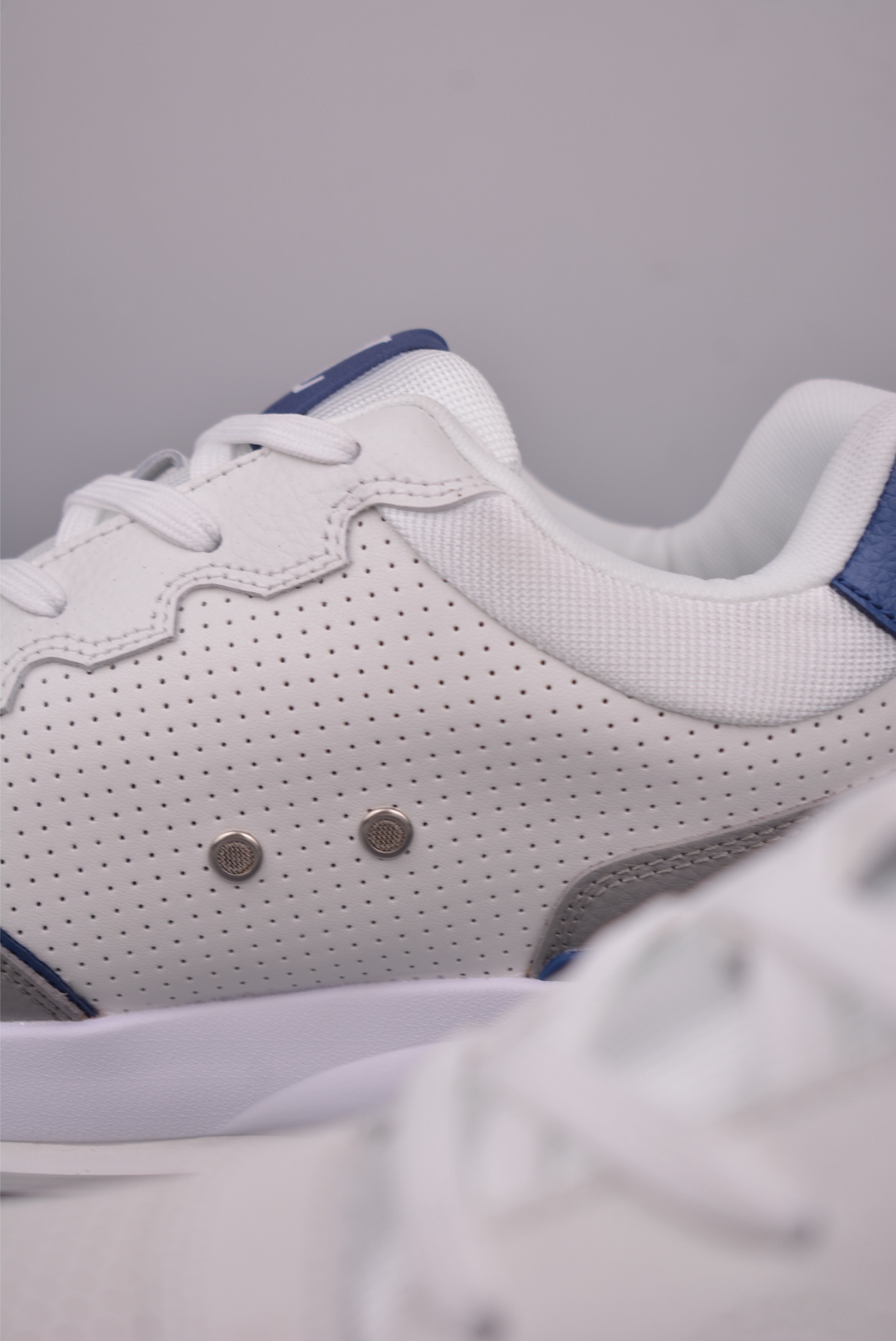 Louis Vuitton Trainer Sneaker Low White Leather Casual Shoes - Stylish & Comfy 9 i1750460396164 3339 0 7