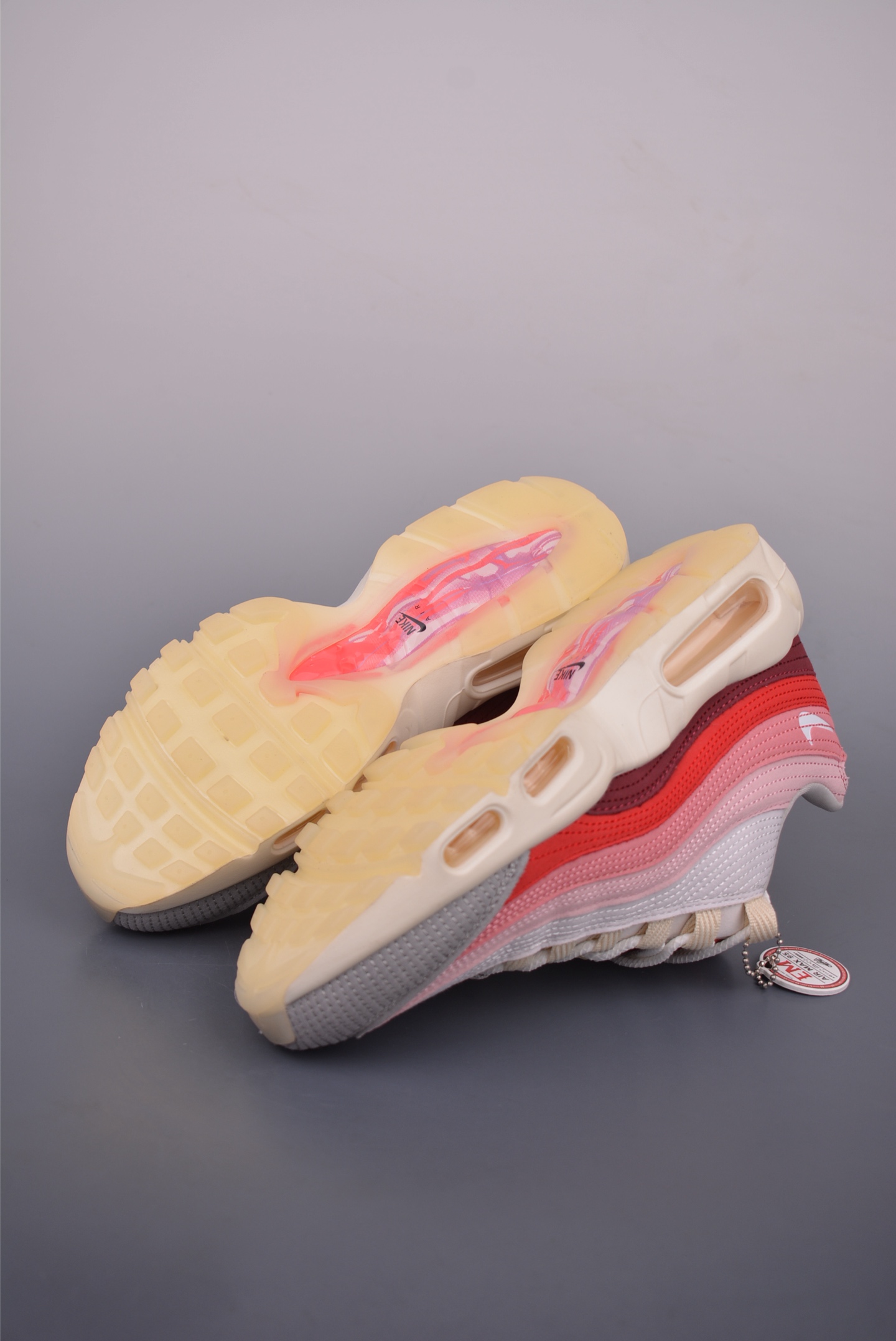 Nike Air Max 95: Iconic Design, Supreme Comfort, and Stylish Pink Accents 4 i1750536232143 8276 0 2