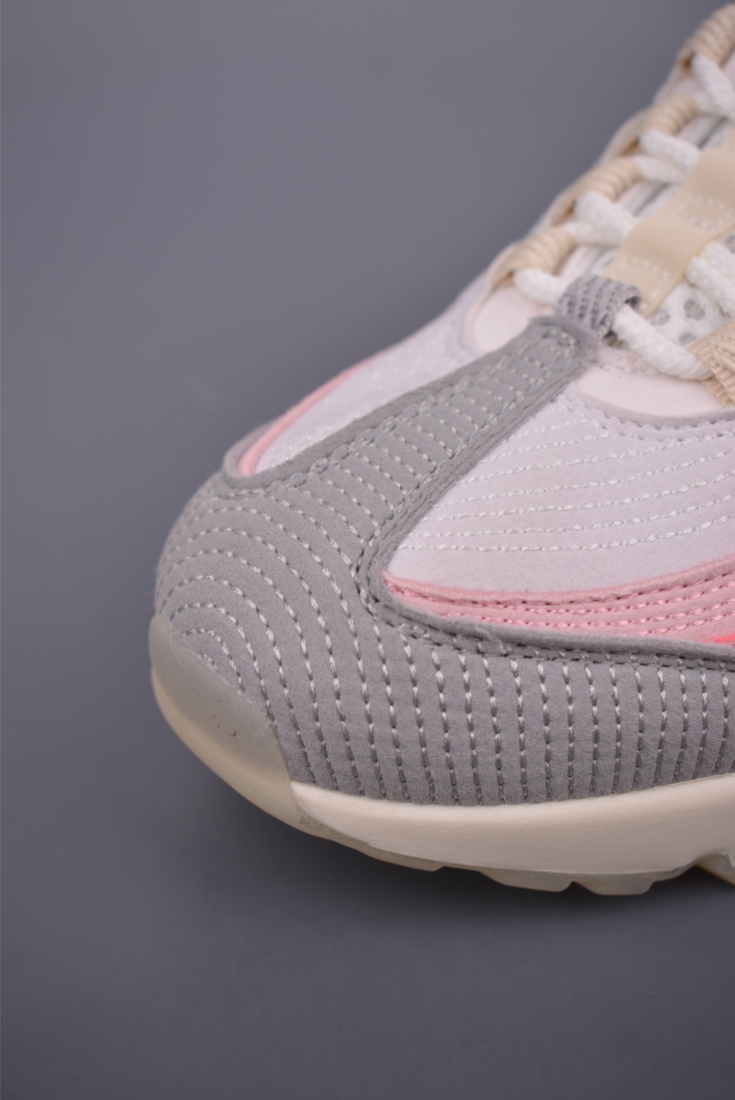 Nike Air Max 95: Iconic Design, Supreme Comfort, and Stylish Pink Accents 7 i1750536232165 9132 0 5