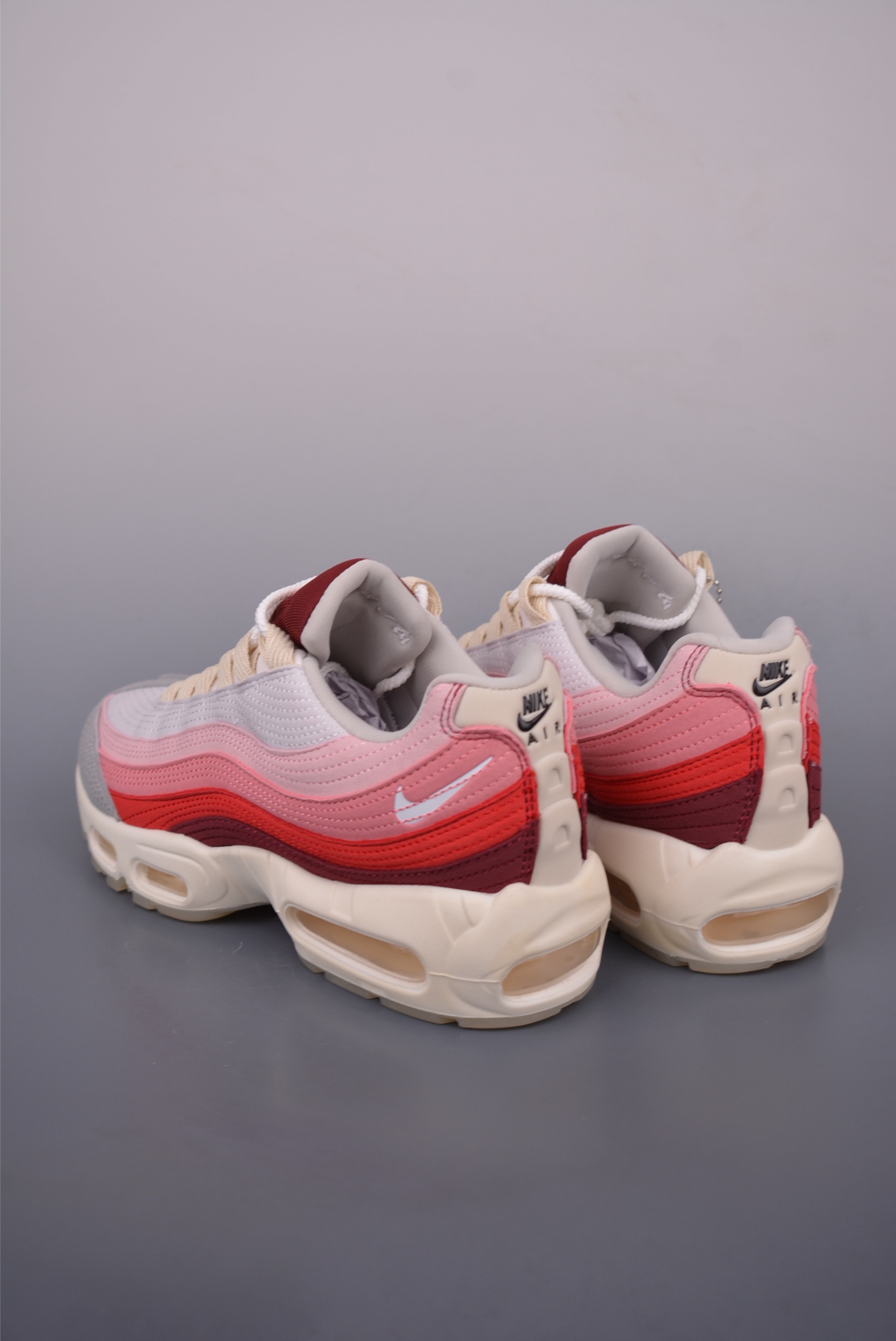 Nike Air Max 95: Iconic Design, Supreme Comfort, and Stylish Pink Accents 3 i1750536235115 9263 0 1