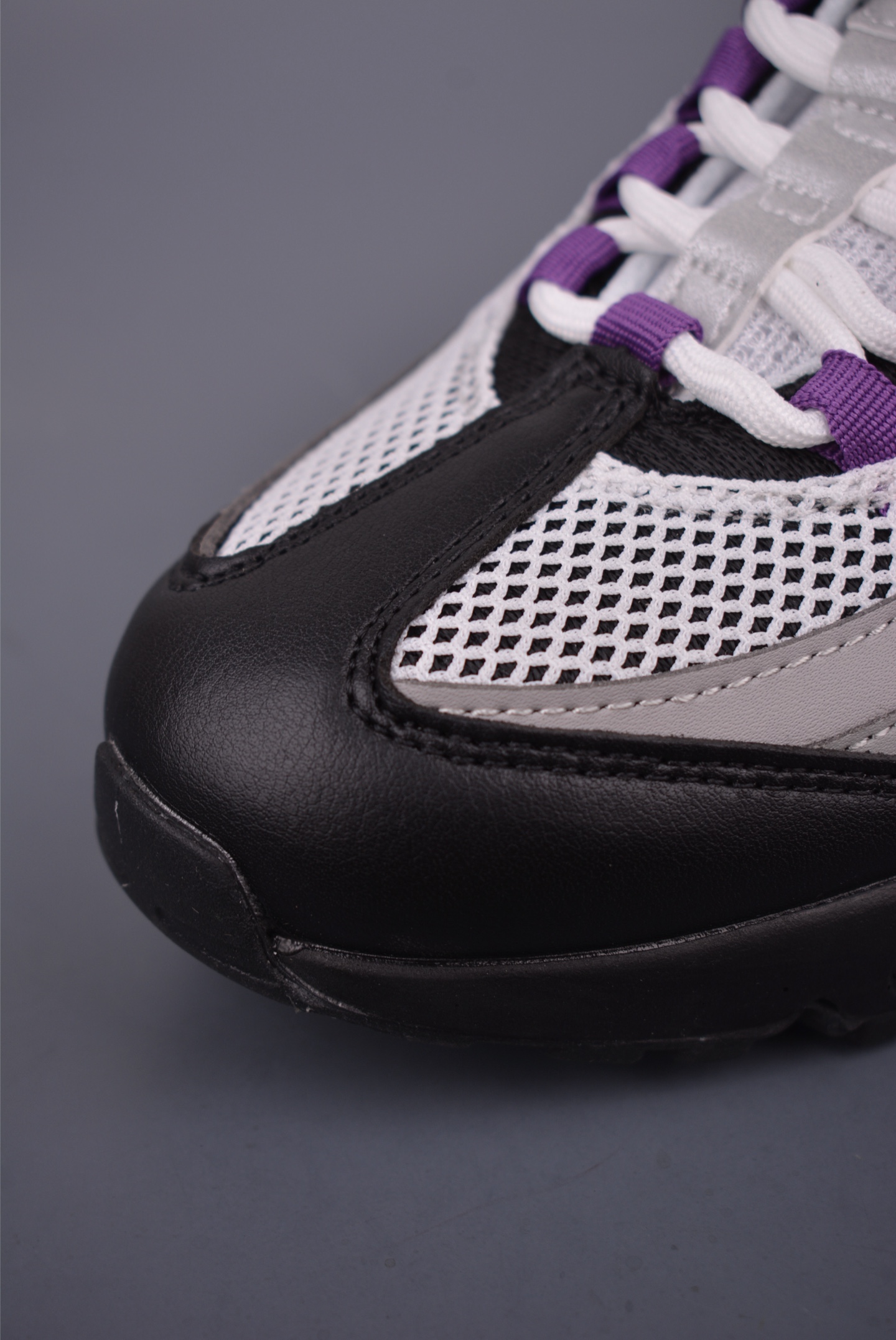 Nike Air Max 95: Iconic Style, Supreme Comfort, and Cushioning Sneaker 7 i1750536277950 3502 0 5