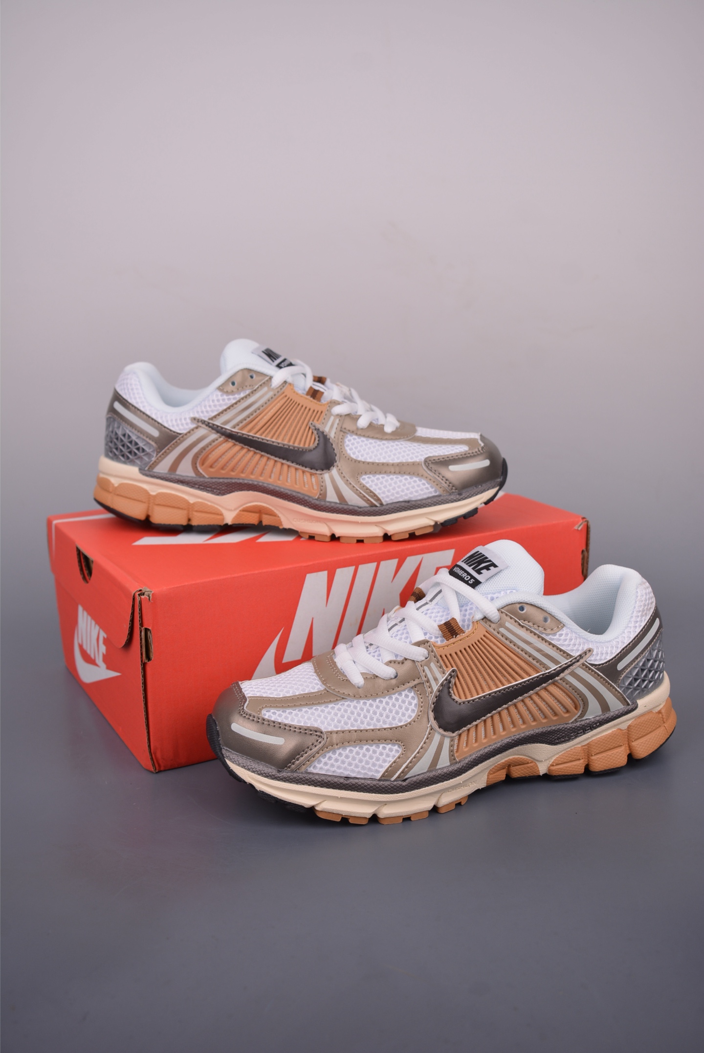 Nike Zoom Vomero 5 SP Retro Running Shoes Breathable Mesh Sneakers 6 i1750536377026 8807 0 4