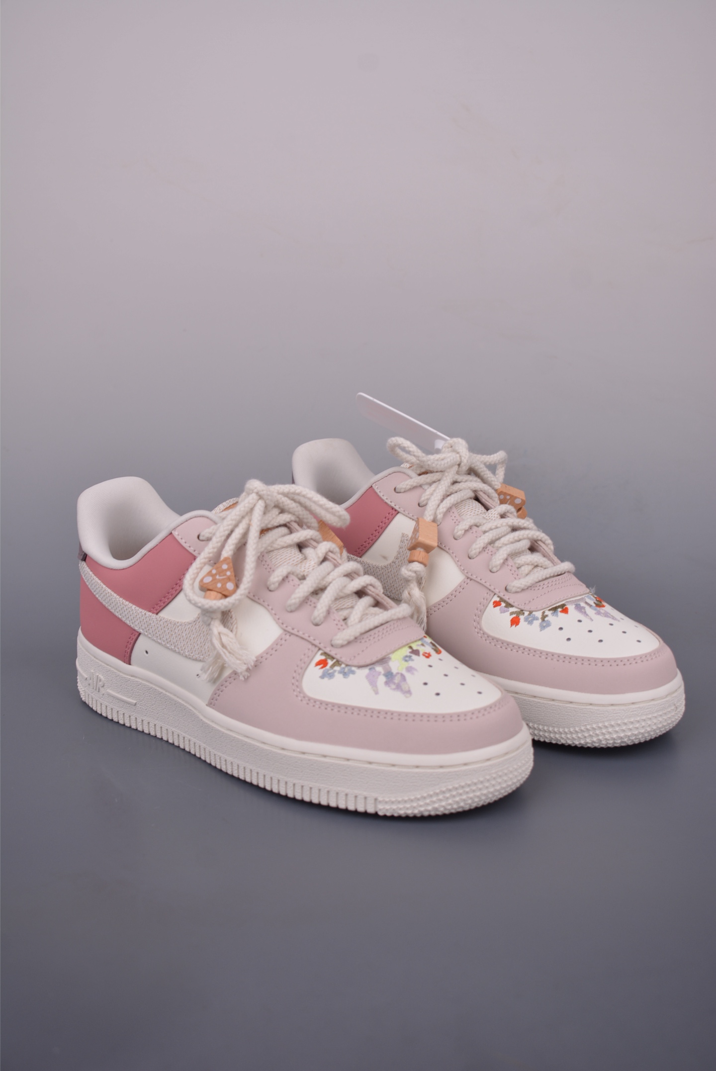 Nike Air Force 1 Low 粉白 IB8874-111