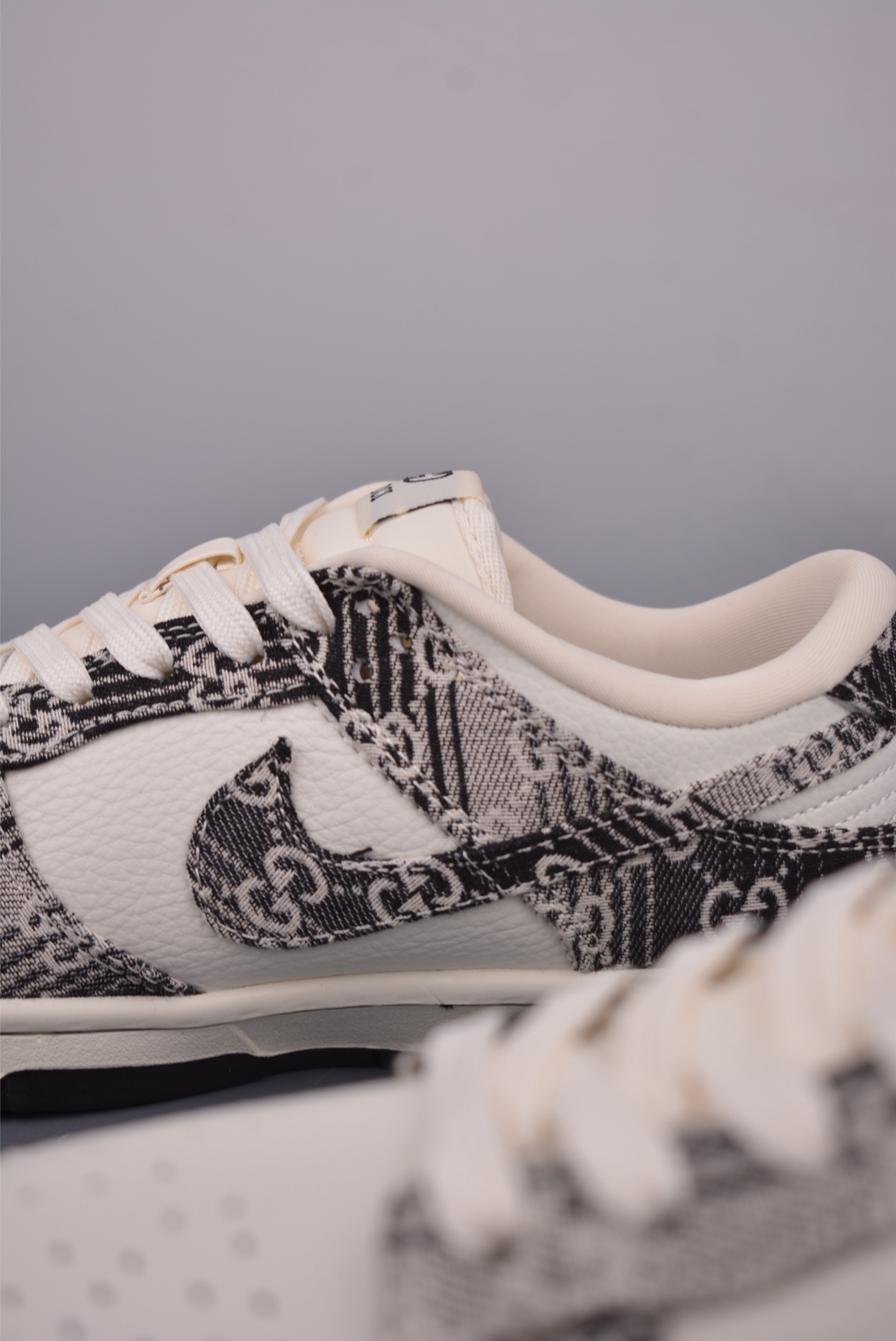 Nike SB Dunk Low Gucci Collaboration Premium Leather Sneakers - Limited Edition 9 i1750541163188 9517 0 7