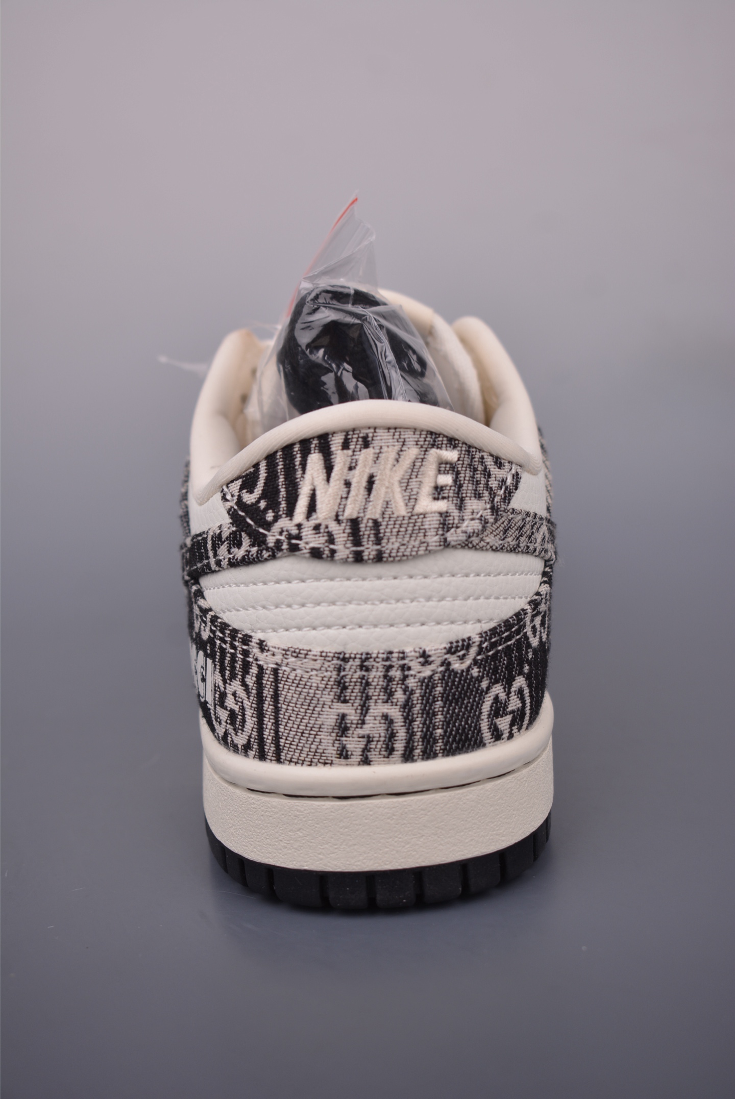 Nike SB Dunk Low Gucci Collaboration Premium Leather Sneakers - Limited Edition 5 i1750541164476 3928 0 3