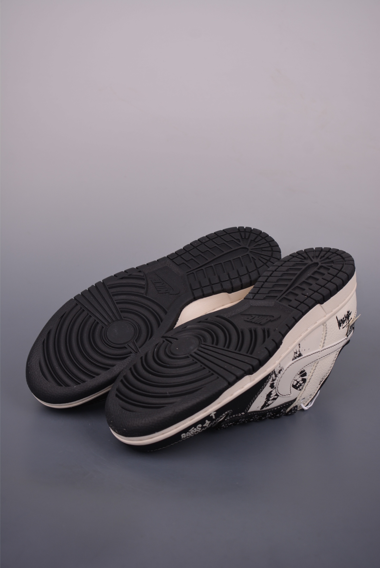 Nike SB Dunk Low Stussy Collab - Premium Leather, Unique Design 4 i1750541196283 1533 0 2