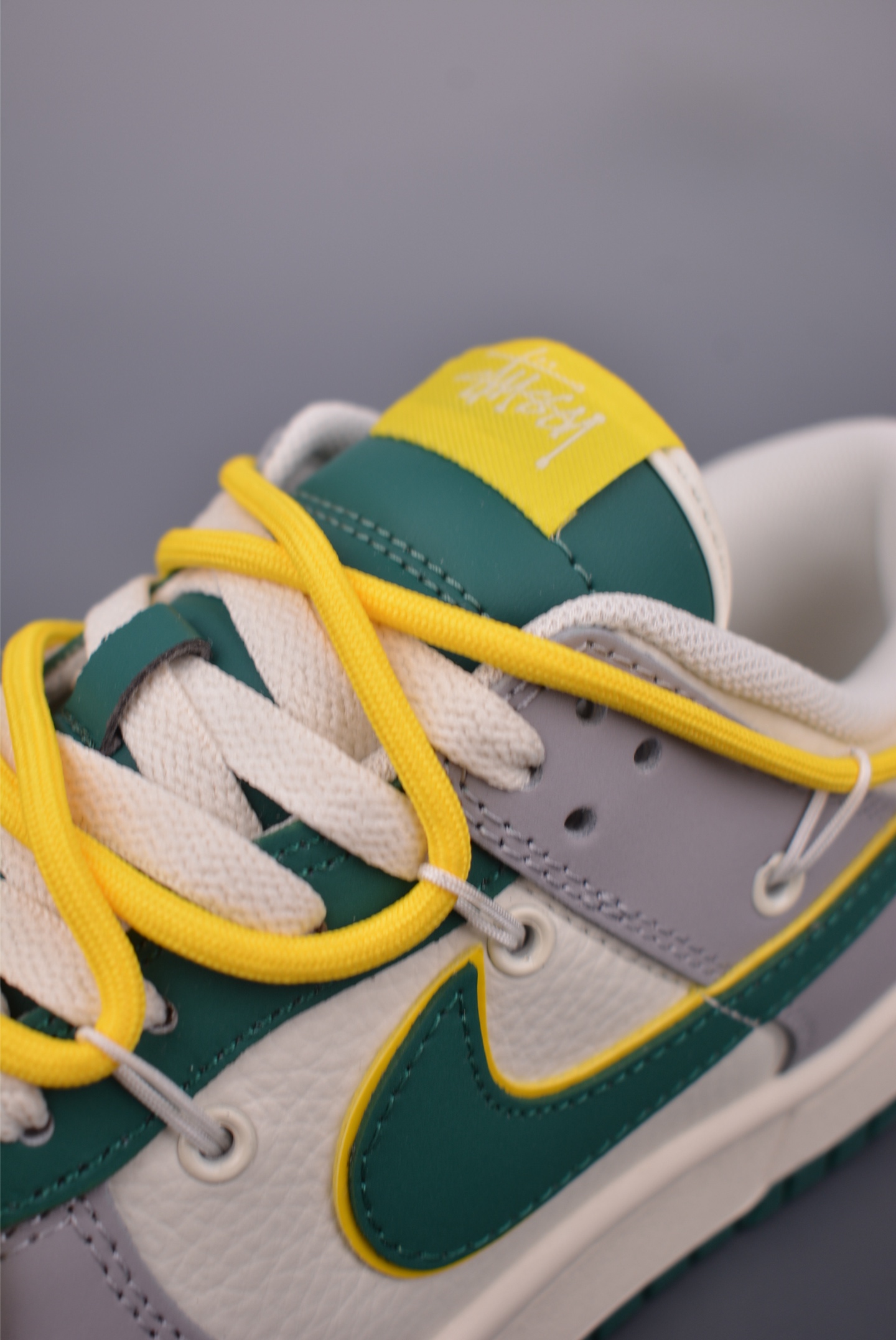 Nike SB Dunk Low 斯图西联名 解构抽绳鞋带 FX1588-402-莆田鞋,莆田鞋货源,高仿鞋,高仿鞋货源,安福档口,莆田高仿鞋,莆田鞋批发,高仿鞋批发,莆田高仿运动鞋,高仿运动鞋,莆田运动鞋 Nike SB Dunk Low 斯图西联名 解构抽绳鞋带 FX1588-402