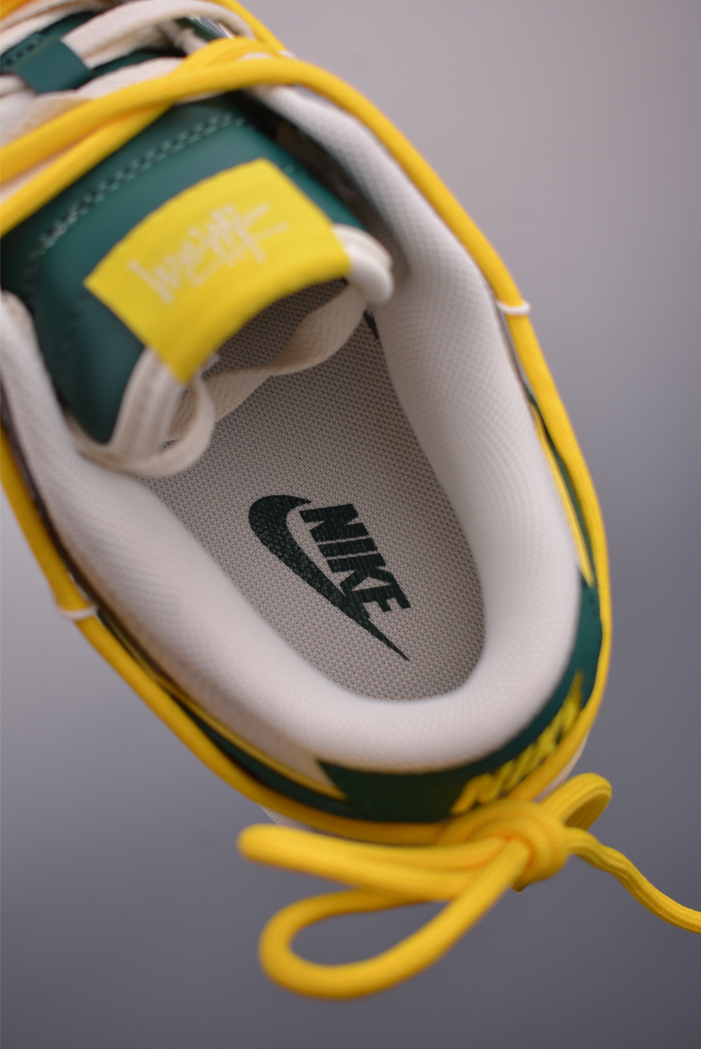 Nike SB Dunk Low 斯图西联名 解构抽绳鞋带 FX1588-402-莆田鞋,莆田鞋货源,高仿鞋,高仿鞋货源,安福档口,莆田高仿鞋,莆田鞋批发,高仿鞋批发,莆田高仿运动鞋,高仿运动鞋,莆田运动鞋 Nike SB Dunk Low 斯图西联名 解构抽绳鞋带 FX1588-402