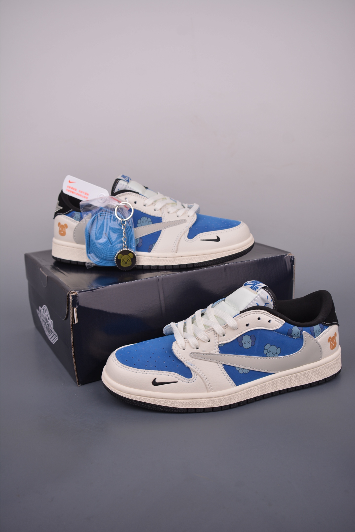 Fragment Design x Travis Scott x Air Jordan 1 Low Sneakers 5 i1750542082626 3517 0 4