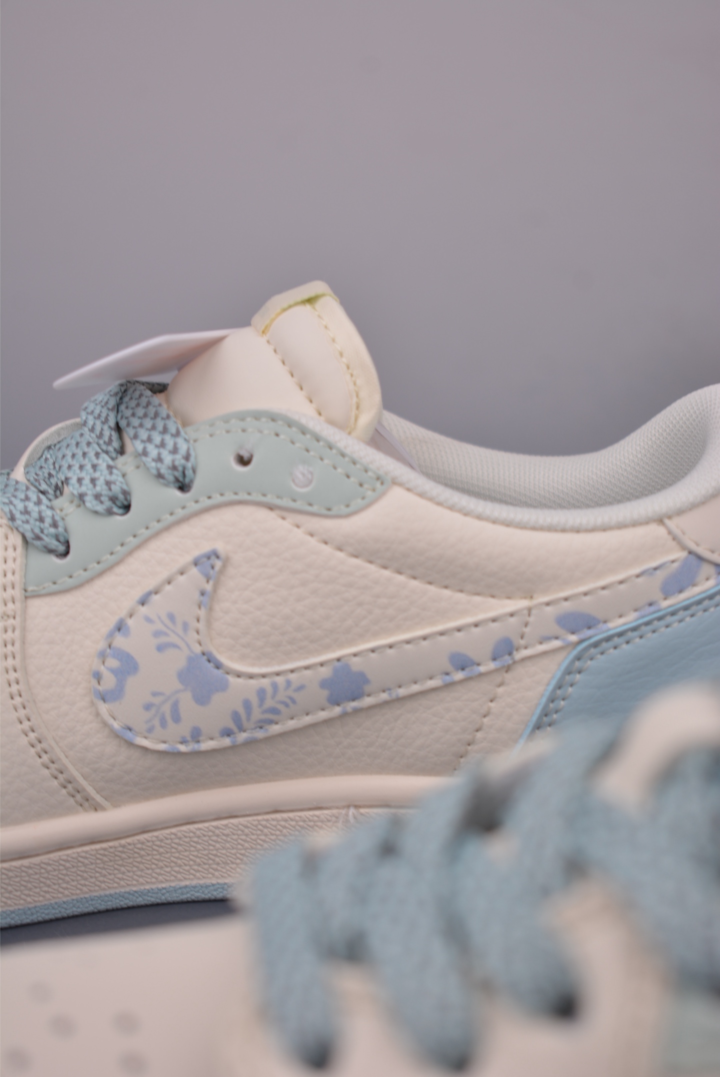 Fragment x Travis Scott x LV Air Jordan 1 Low 三方联名倒钩 全新的三方联名低帮倒钩鞋 XS7089-613-莆田鞋,莆田鞋货源,高仿鞋,高仿鞋货源,安福档口,莆田高仿鞋,莆田鞋批发,高仿鞋批发,莆田高仿运动鞋,高仿运动鞋,莆田运动鞋 Fragment x Travis Scott x LV Air Jordan 1 Low 三方联名倒钩 全新的三方联名低帮倒钩鞋 XS7089-613