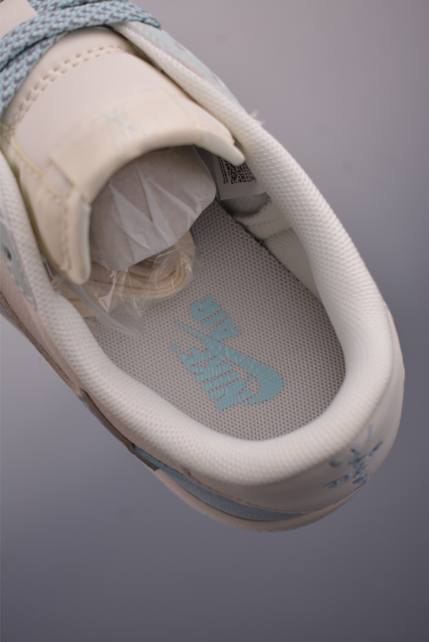 Fragment x Travis Scott x LV Air Jordan 1 Low 三方联名倒钩 全新的三方联名低帮倒钩鞋 XS7089-613-莆田鞋,莆田鞋货源,高仿鞋,高仿鞋货源,安福档口,莆田高仿鞋,莆田鞋批发,高仿鞋批发,莆田高仿运动鞋,高仿运动鞋,莆田运动鞋 Fragment x Travis Scott x LV Air Jordan 1 Low 三方联名倒钩 全新的三方联名低帮倒钩鞋 XS7089-613