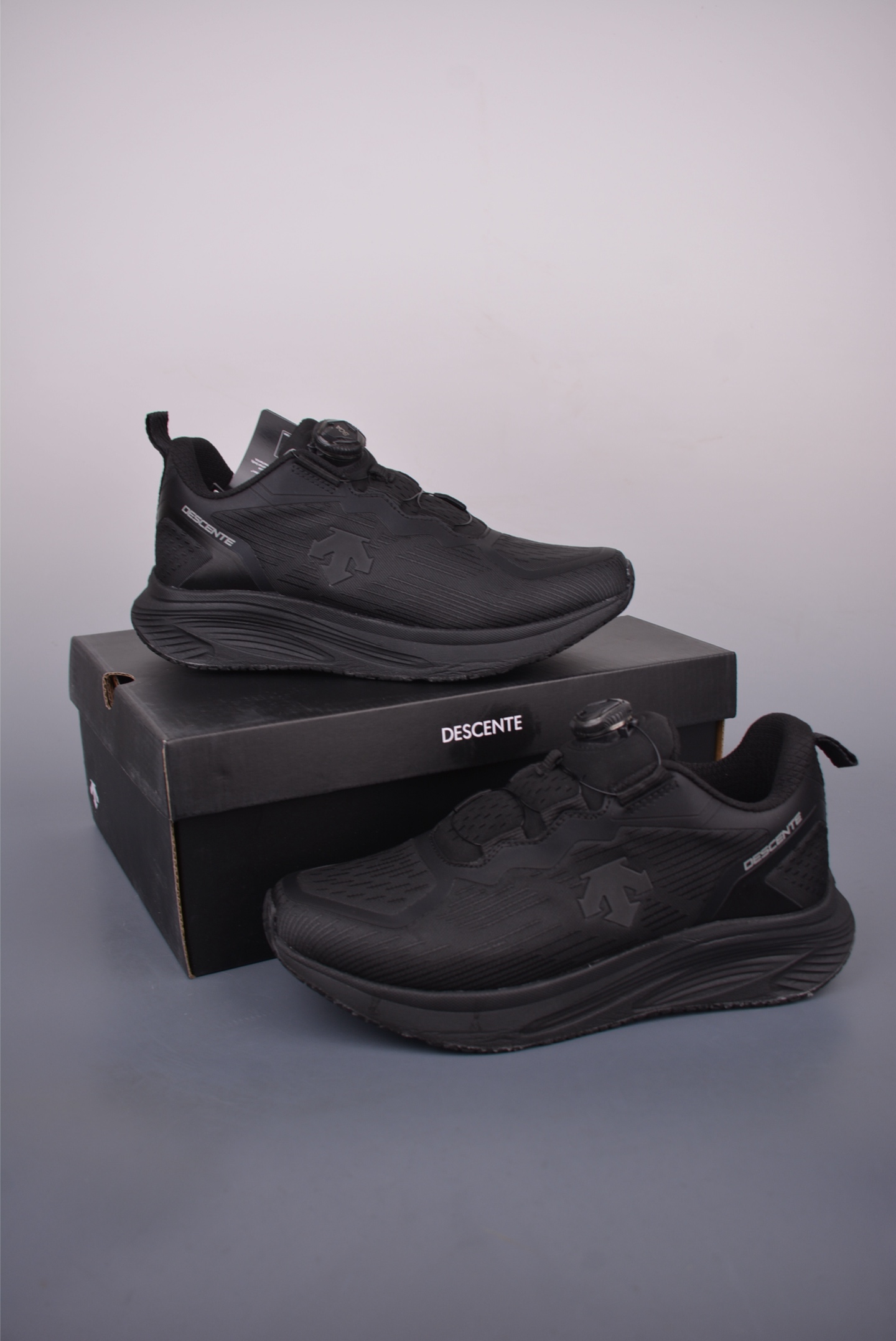 360 DESCENTE迪桑特 LEVITATE 3广东纯原版本 时尚休闲运动覆盖防水男子越野跑鞋 D2331RRN31-Chinese UA Cheap High Quatity Brand Clothes Bags handbags Sneakers wholesale wholesaler seller from China Factory suppliers Fashion Clothing Shoes best Quality Beautiful Price 360 DESCENTE迪桑特 LEVITATE 3广东纯原版本 时尚休闲运动覆盖防水男子越野跑鞋 D2331RRN31