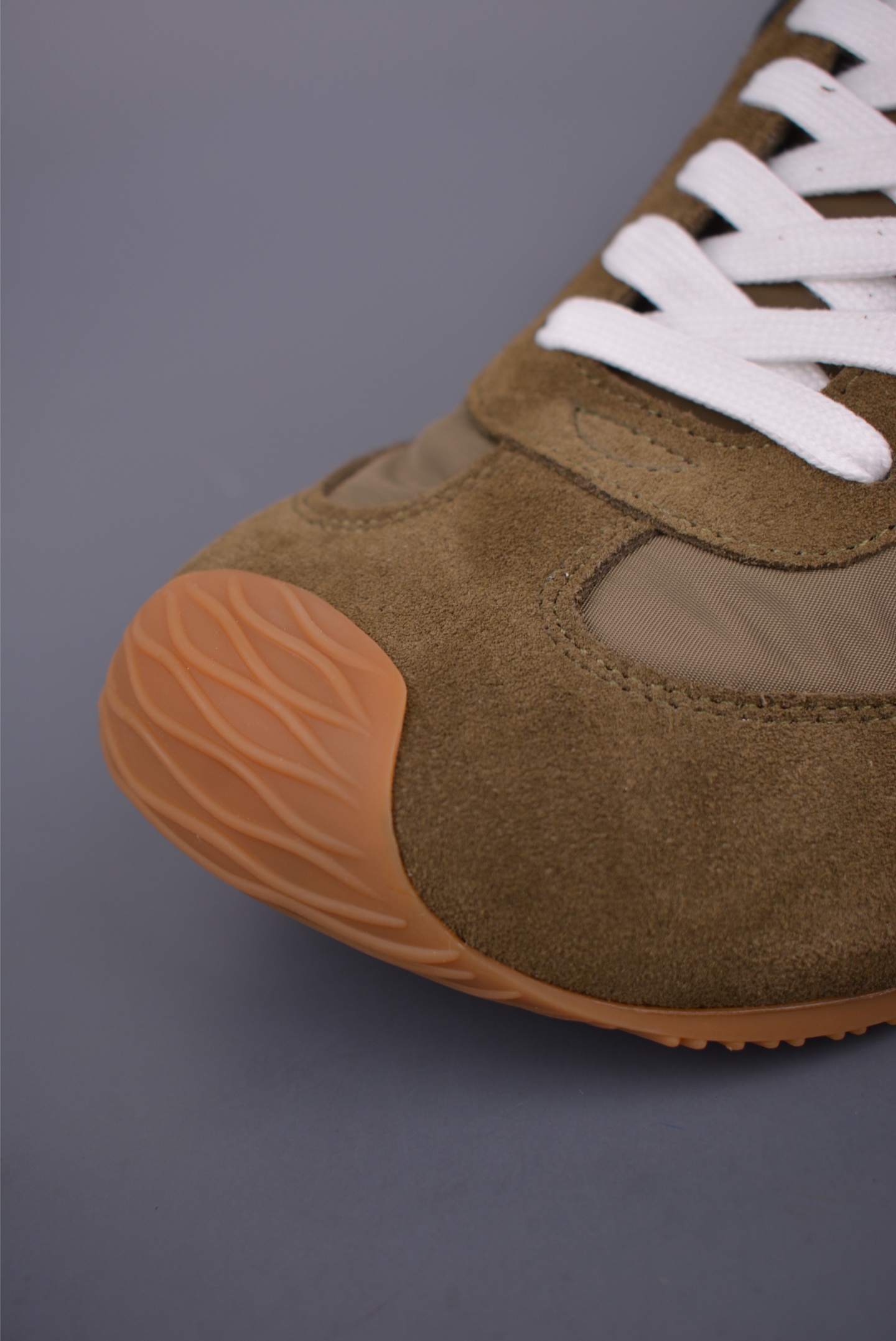 Loewe Ballet Runner Sneakers, Retro Style, Comfortable and Lightweight Shoes 6 i1750545425559 2191 0 5