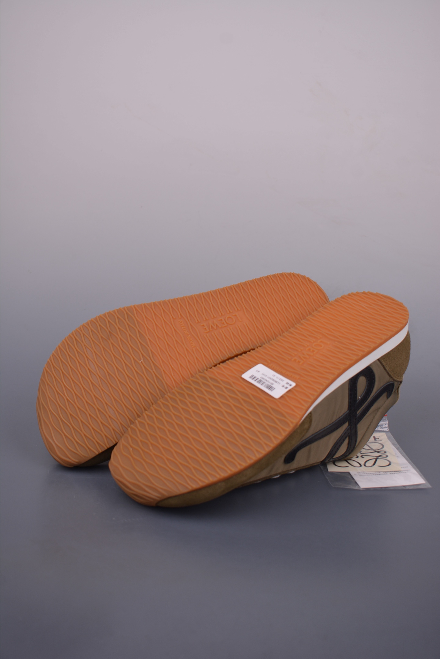 Loewe Ballet Runner Sneakers, Retro Style, Comfortable and Lightweight Shoes 3 i1750545425573 4561 0 2