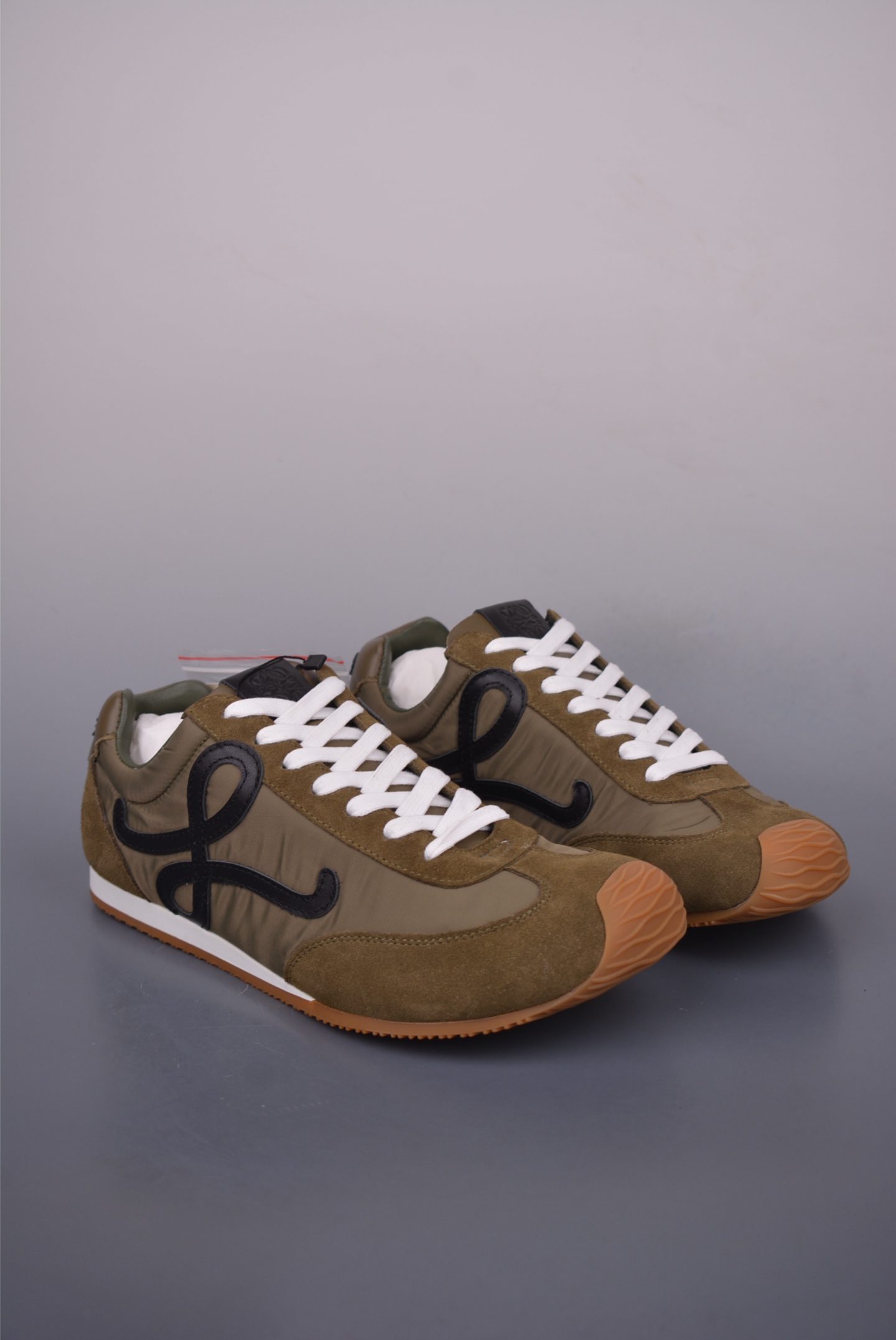 Loewe Ballet Runner Sneakers, Retro Style, Comfortable and Lightweight Shoes 1 i1750545425582 2262 0 0