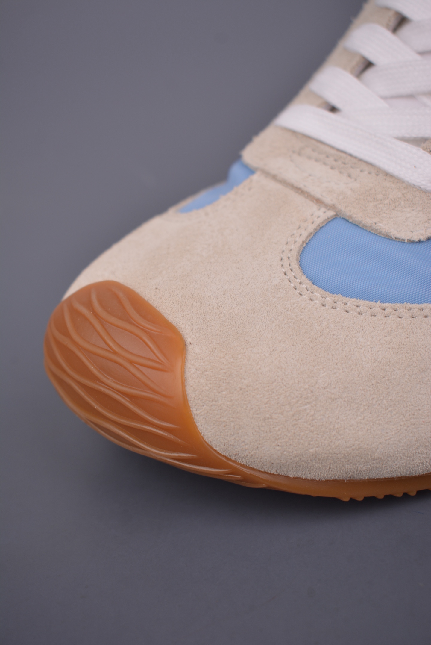 Loewe Ballet Runner Sneakers - Retro Style, Comfortable & Lightweight 6 i1750545545717 788 0 5