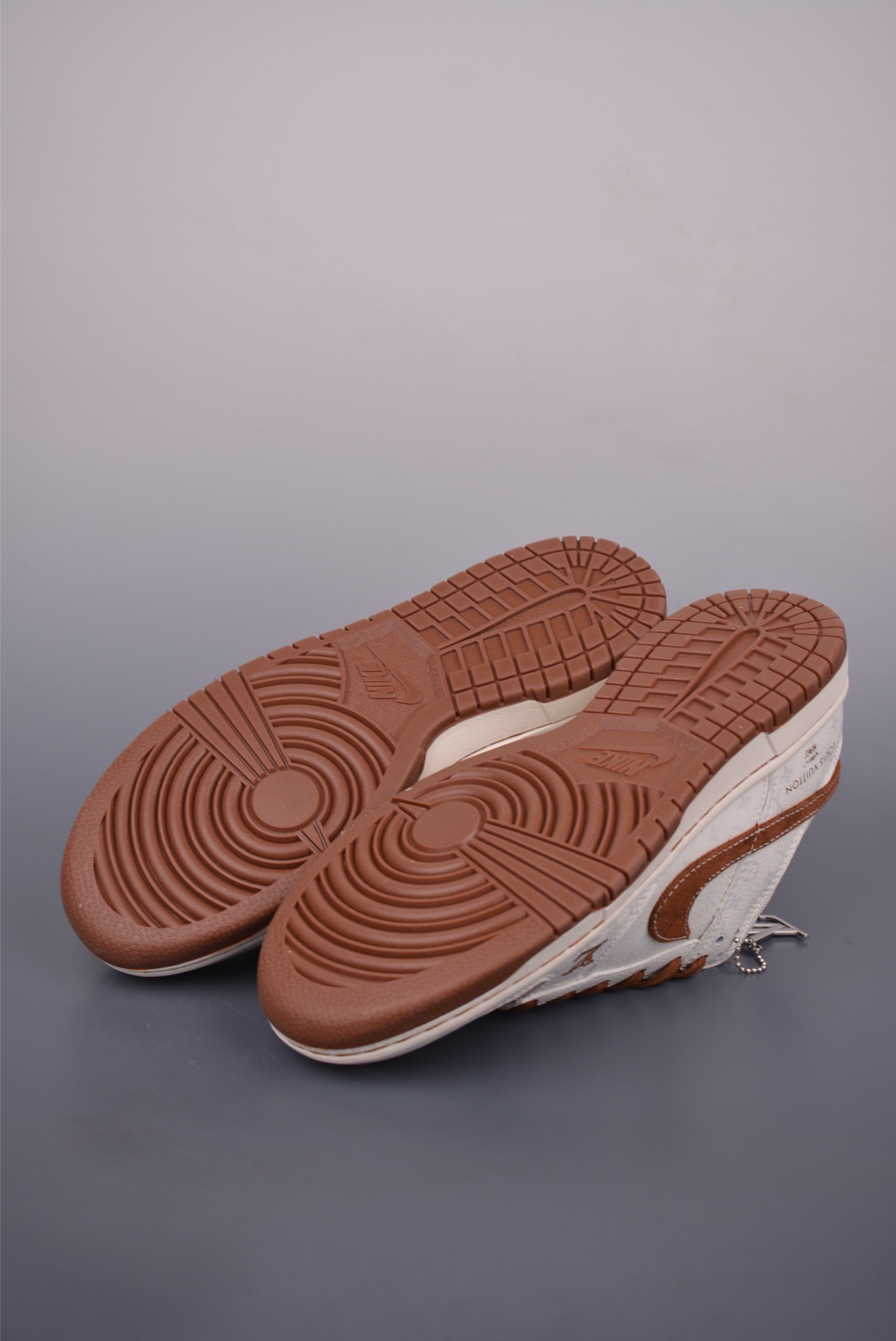 280 Nike SB Dunk Low LV联名 SC9772-806