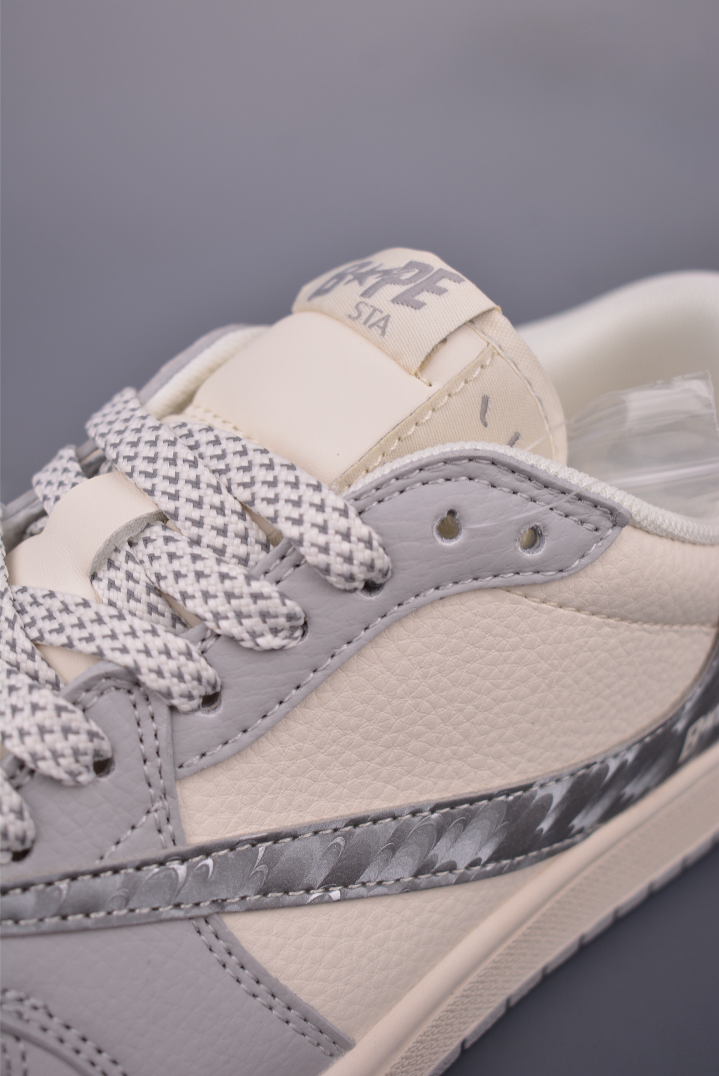 260 Fragment x Travis Scott x 猿人头 Air Jordan 1 Low 三方联名倒钩 HS8068-021