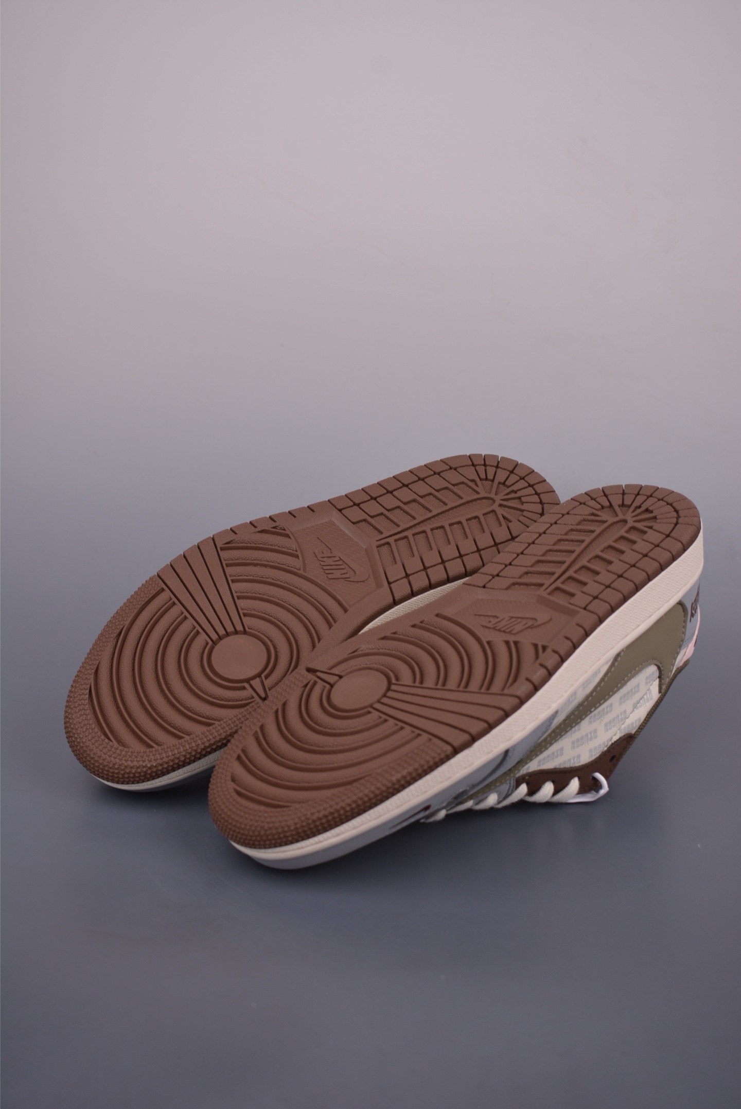 260 Fragment x Travis Scott x Stussy Air Jordan 1 Low 三方联名倒钩 XD0798-303