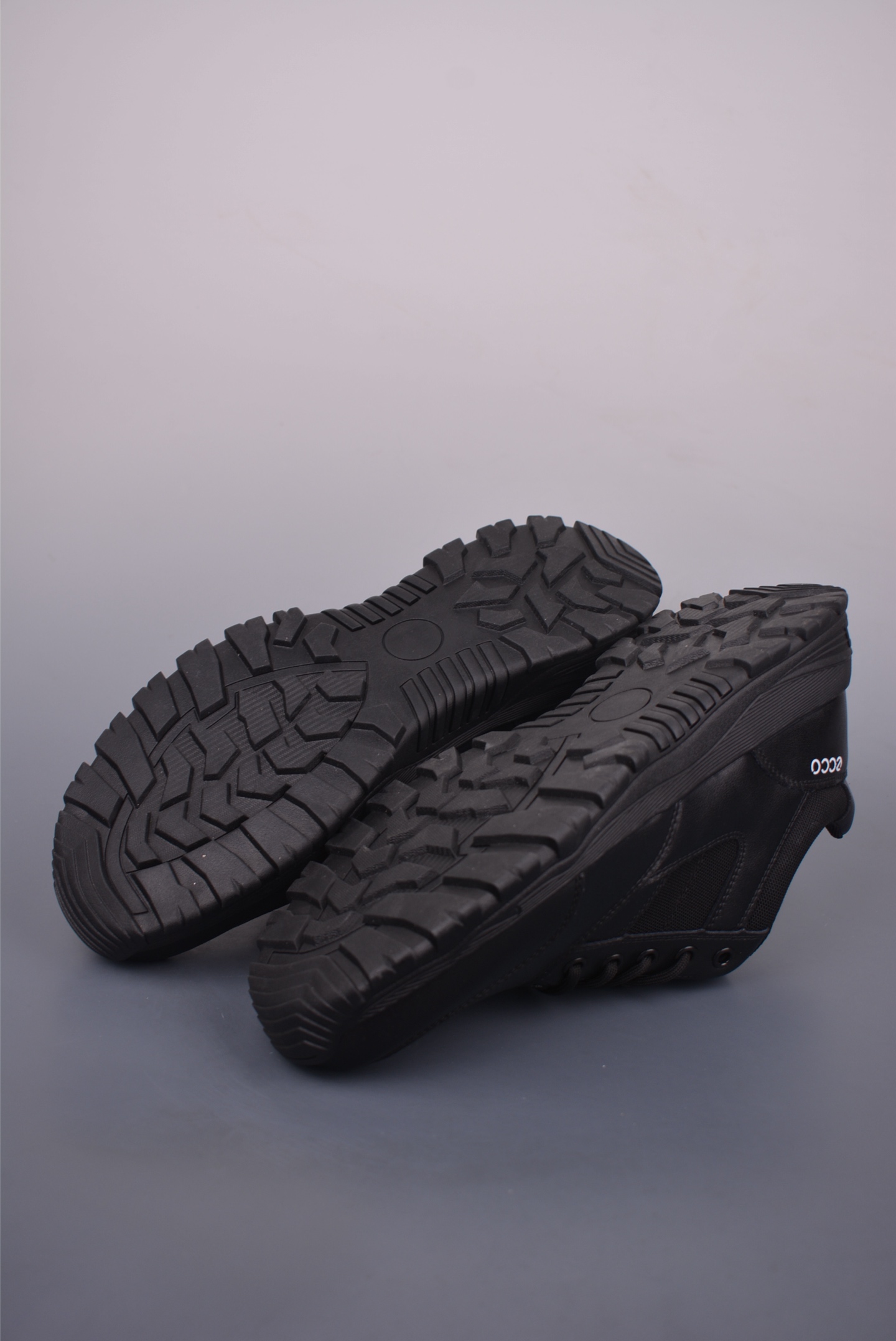 280 Ecco爱步男鞋2025年新款 拼接板鞋拼色 889988