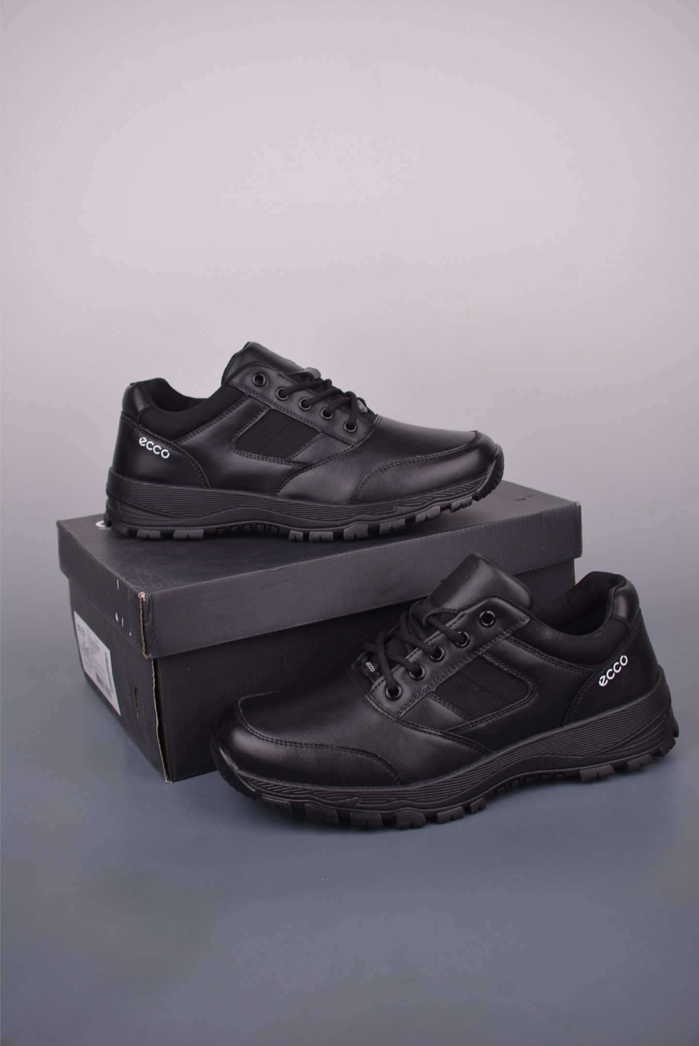 280 Ecco爱步男鞋2025年新款 拼接板鞋拼色 889988