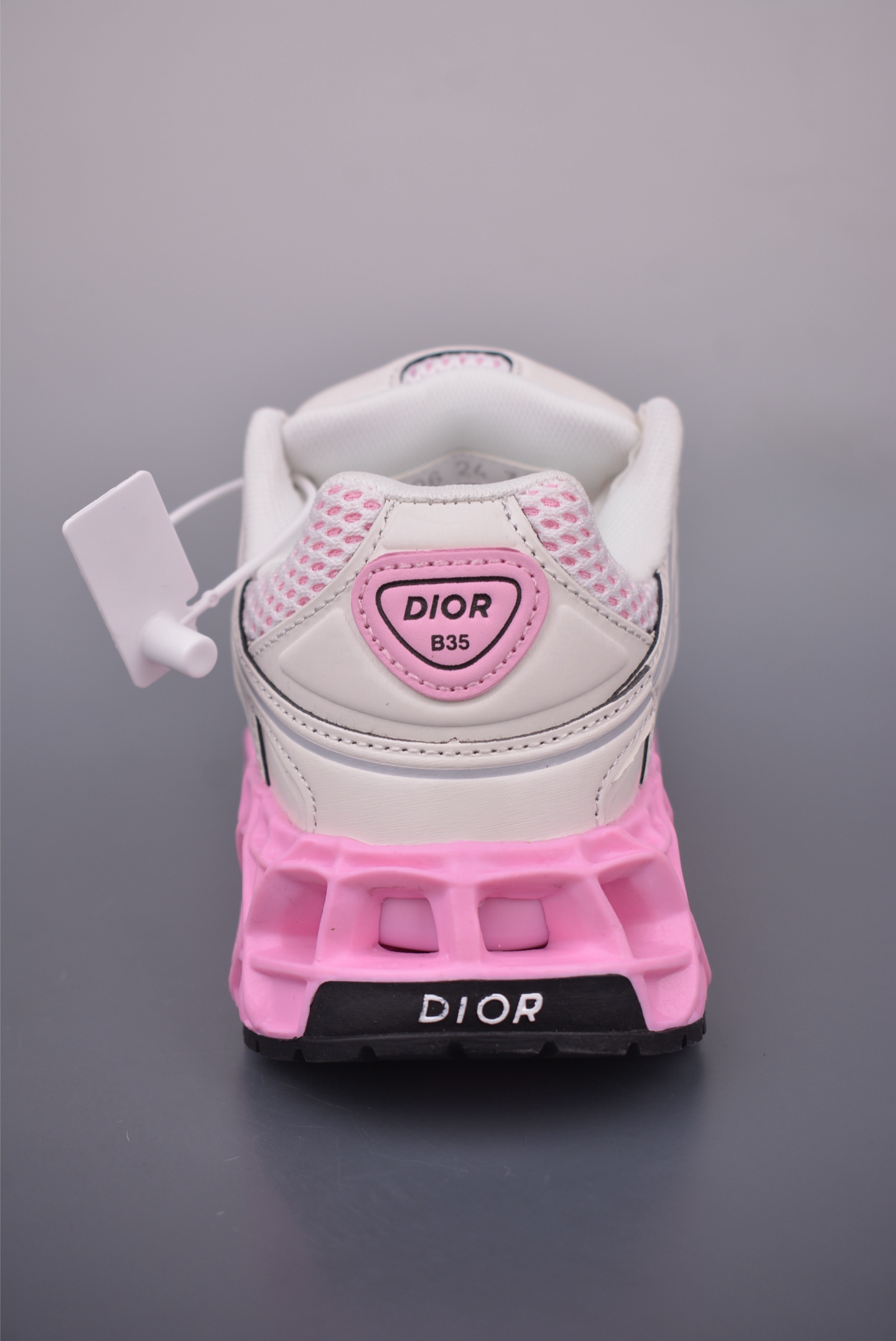 Dior B35 NXT Sneakers: 3D-Printed Sole, Mesh Upper, and Retro Design 5 i1750629058060 604 0 3