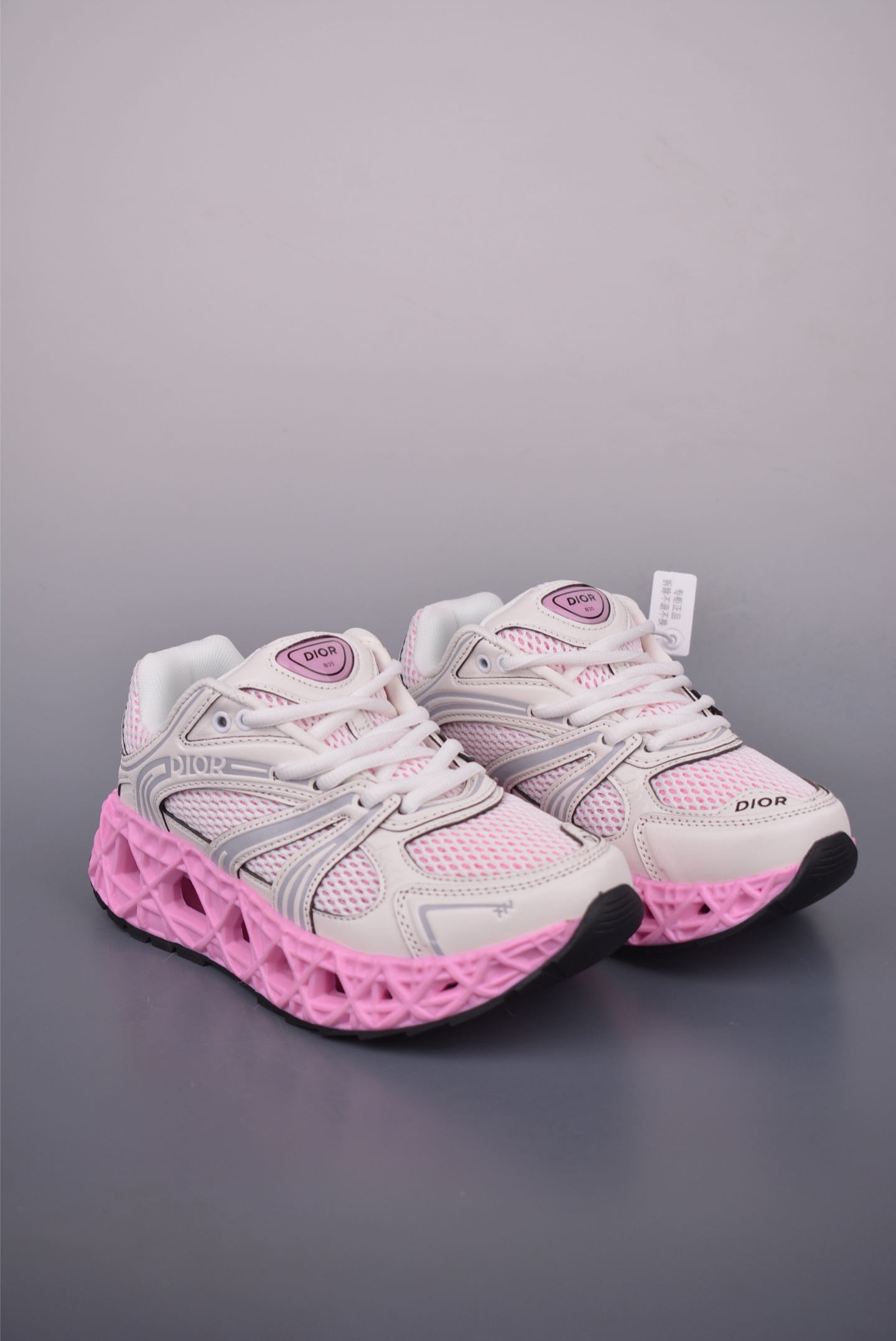 Dior B35 NXT Sneakers: 3D-Printed Sole, Mesh Upper, and Retro Design 2 i1750629059400 2638 0 0